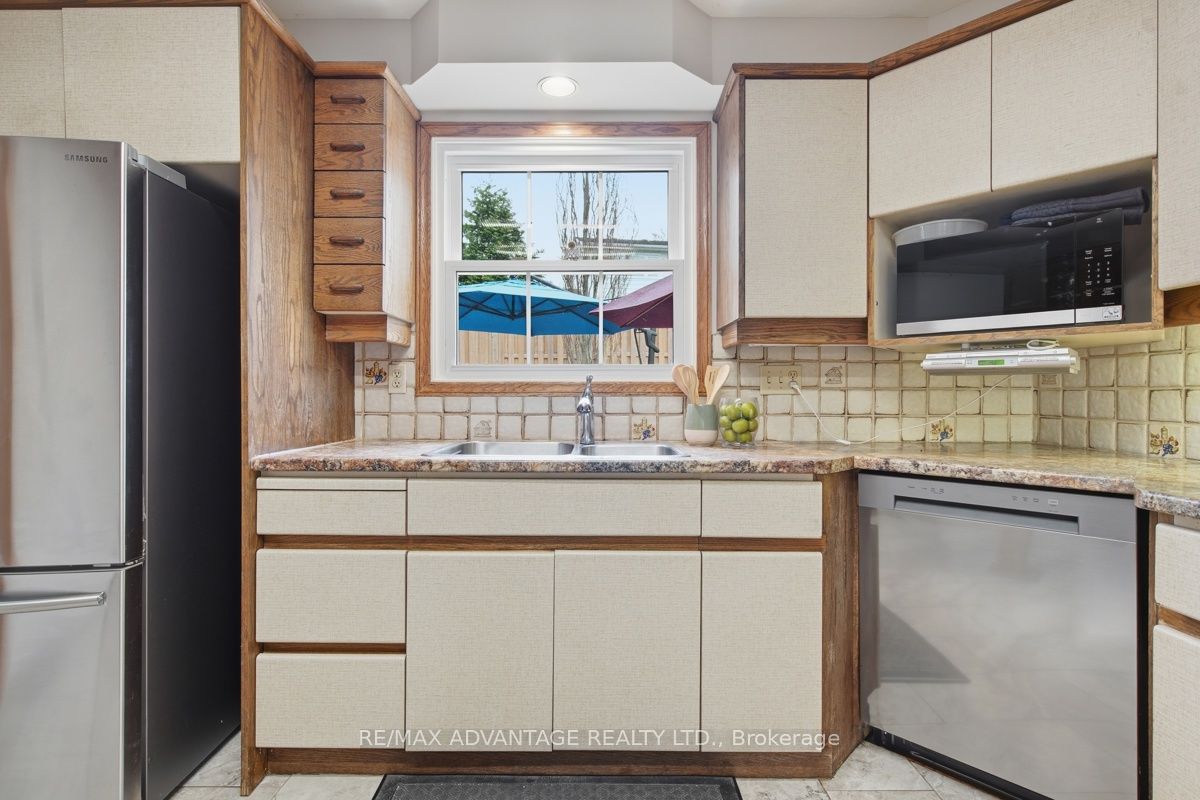 35 Cowan Place Property Photo 14