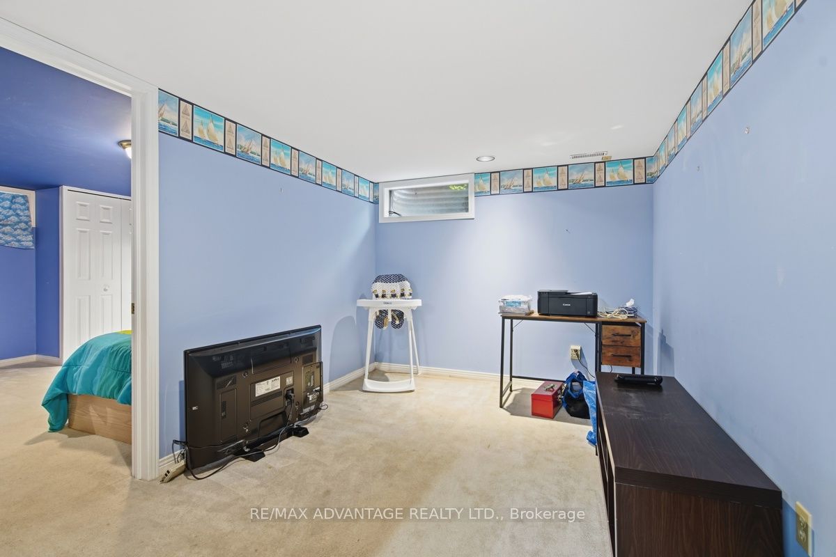35 Cowan Place Property Photo 36