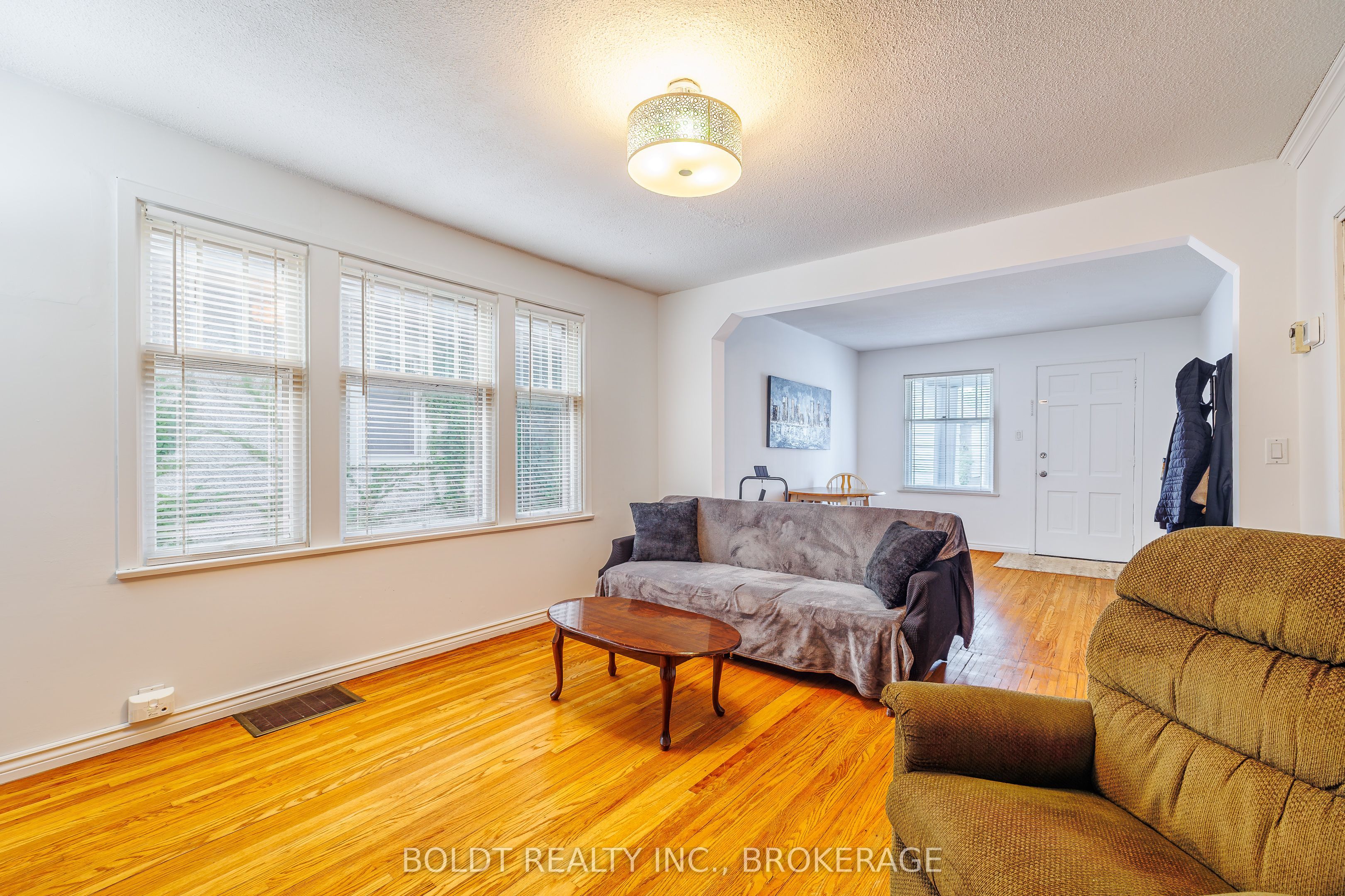 20 Stuart Avenue Property Photo 4