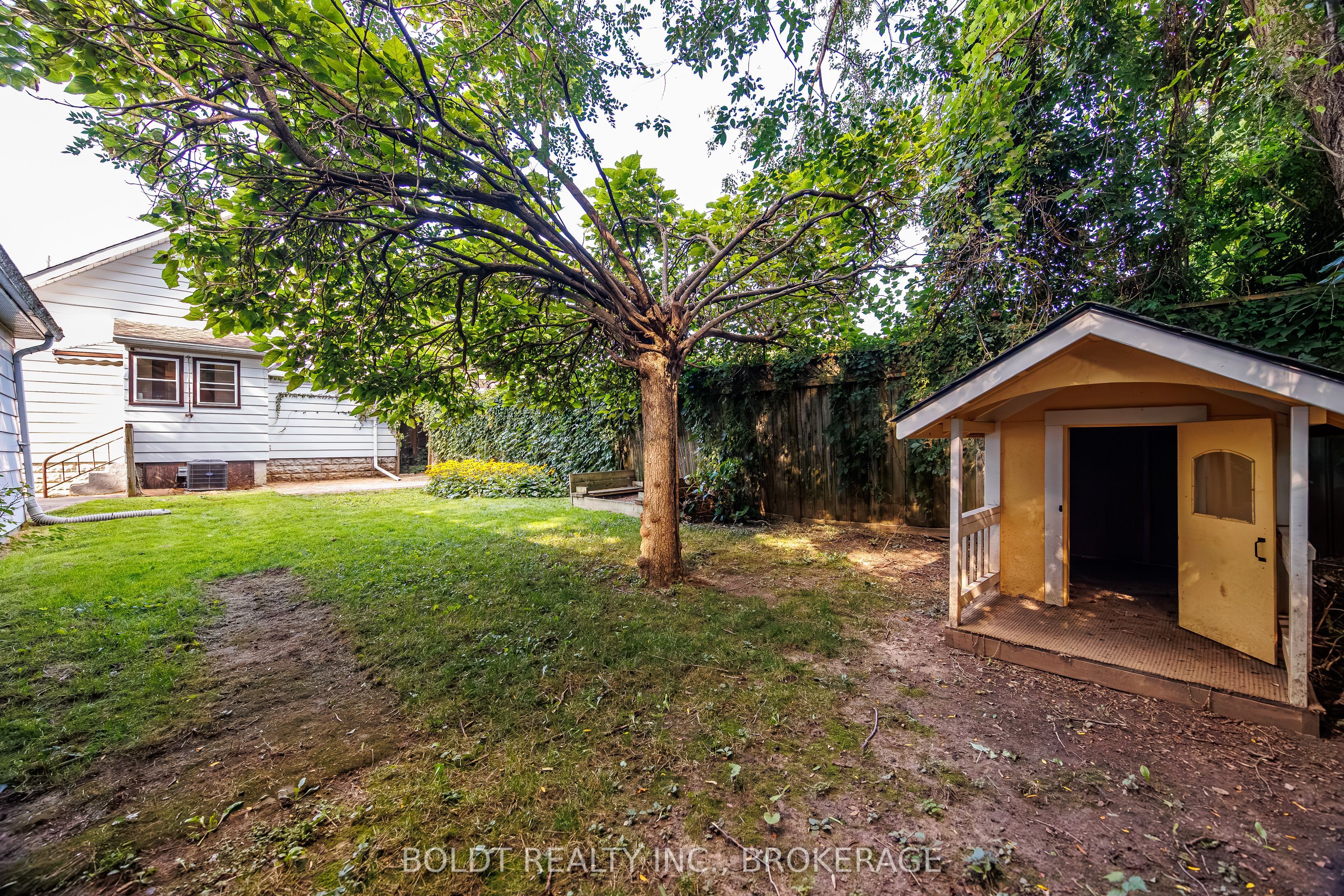20 Stuart Avenue Property Photo 23