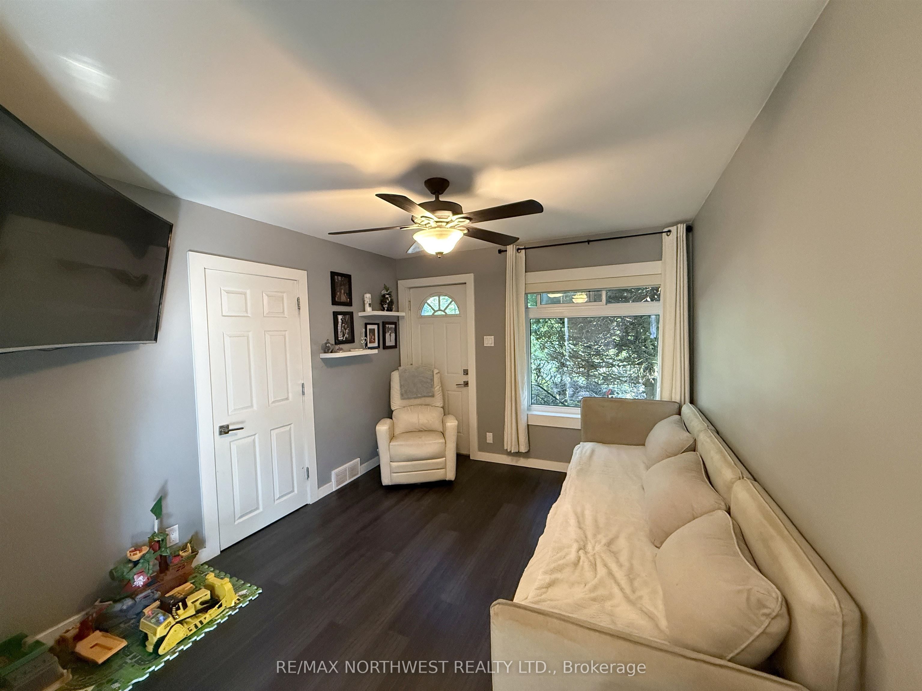 55 Norman Drive Drive Property Photo 8
