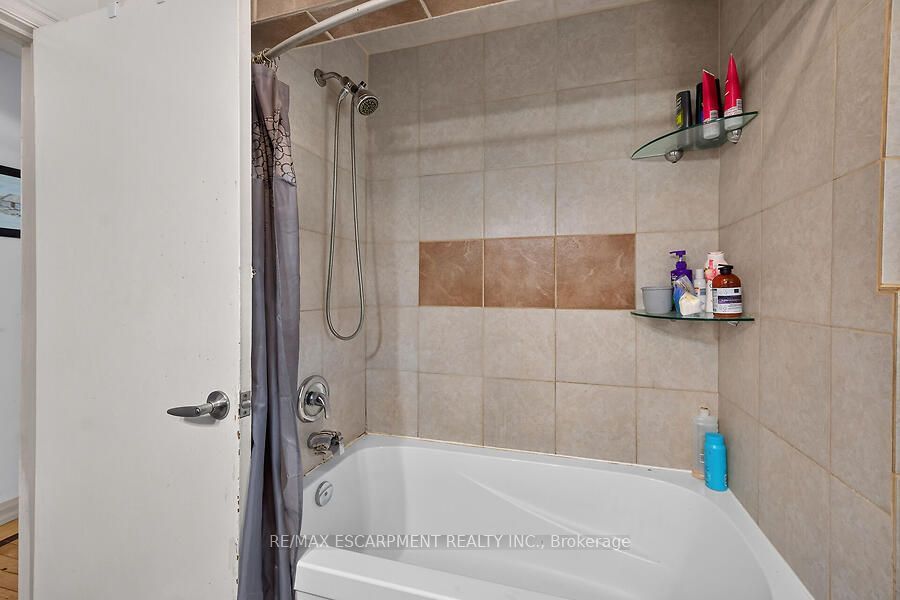 576 Rosseau Road Property Photo 7