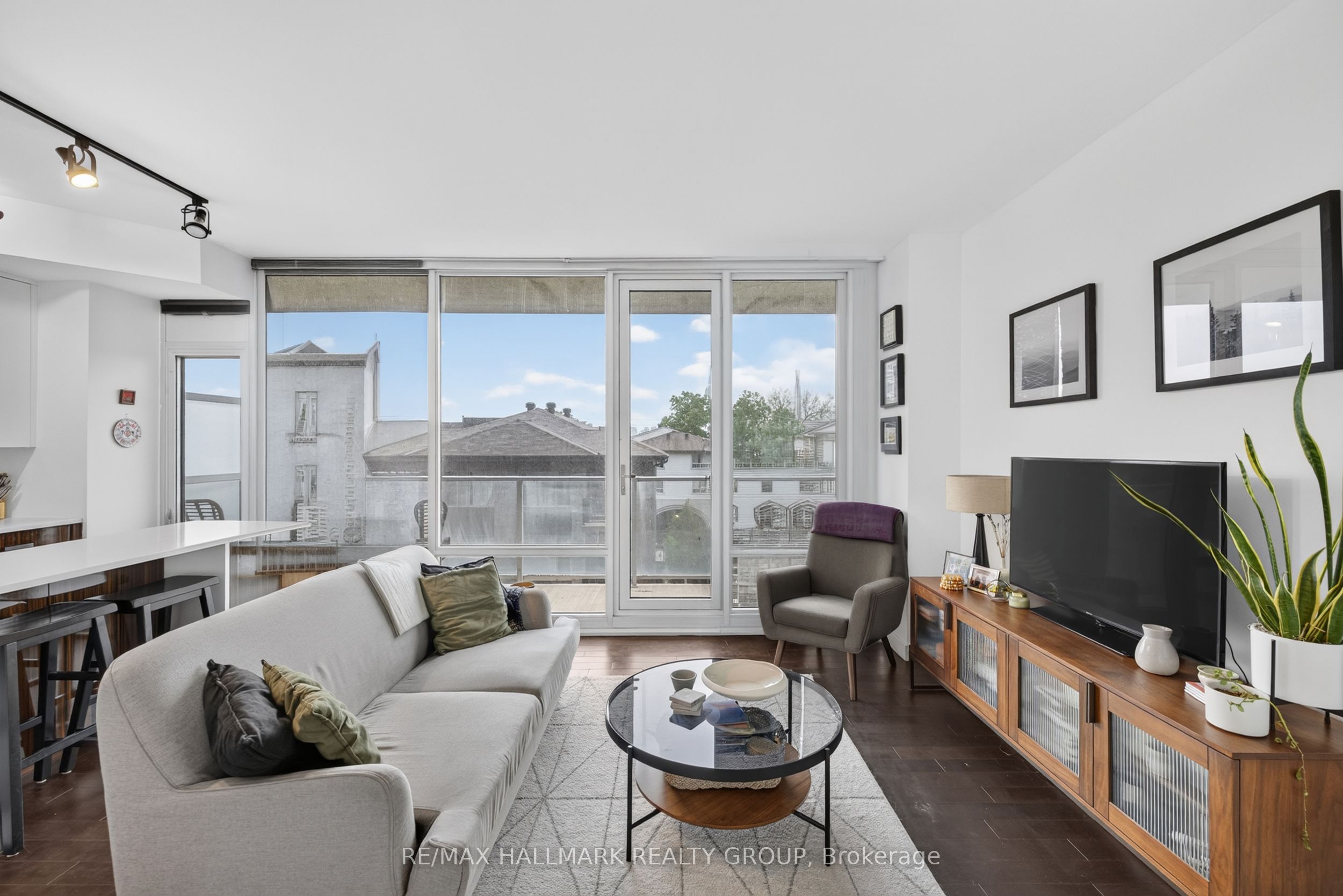 201 Parkdale Avenue 408 Property Photo 7