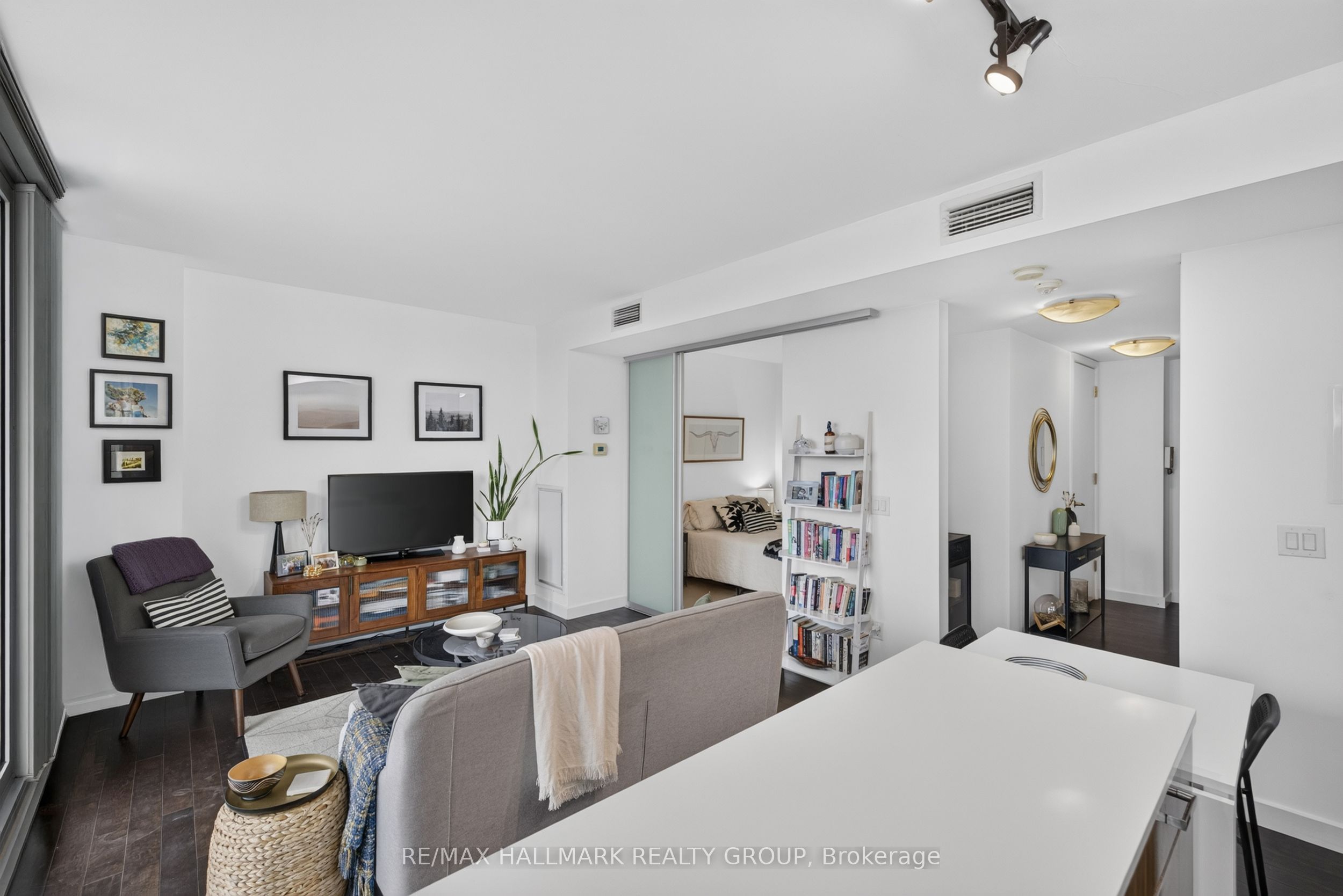 201 Parkdale Avenue 408 Property Photo 10