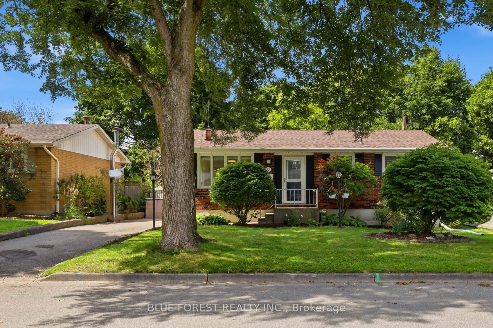 83 Amy Crescent Property Photo 1