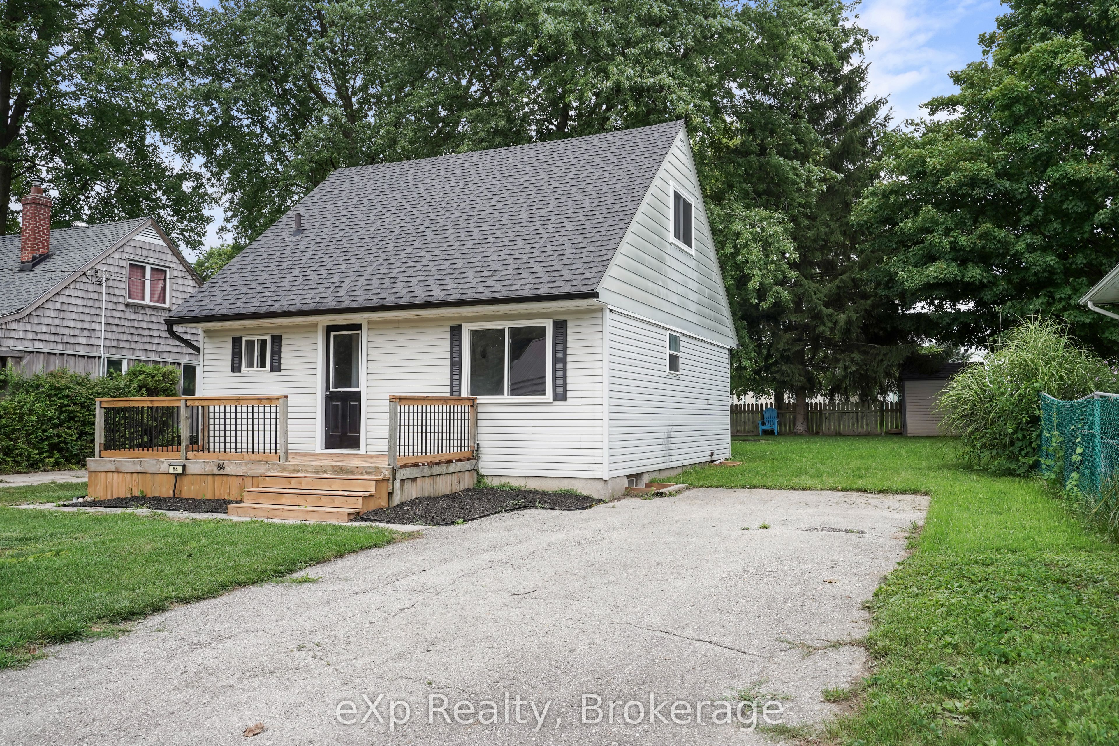 84 Victoria Boulevard Property Photo 2