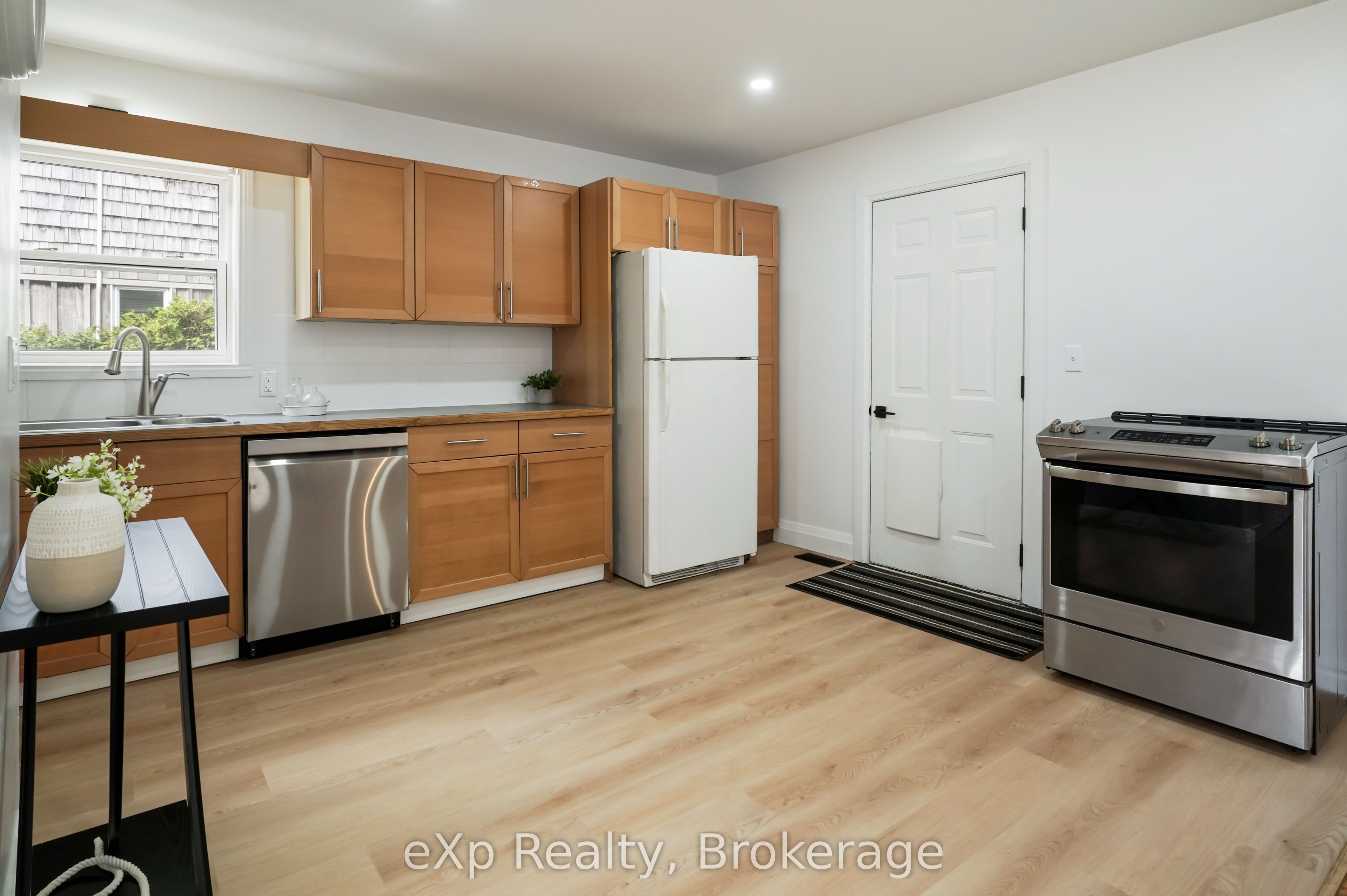 84 Victoria Boulevard Property Photo 11