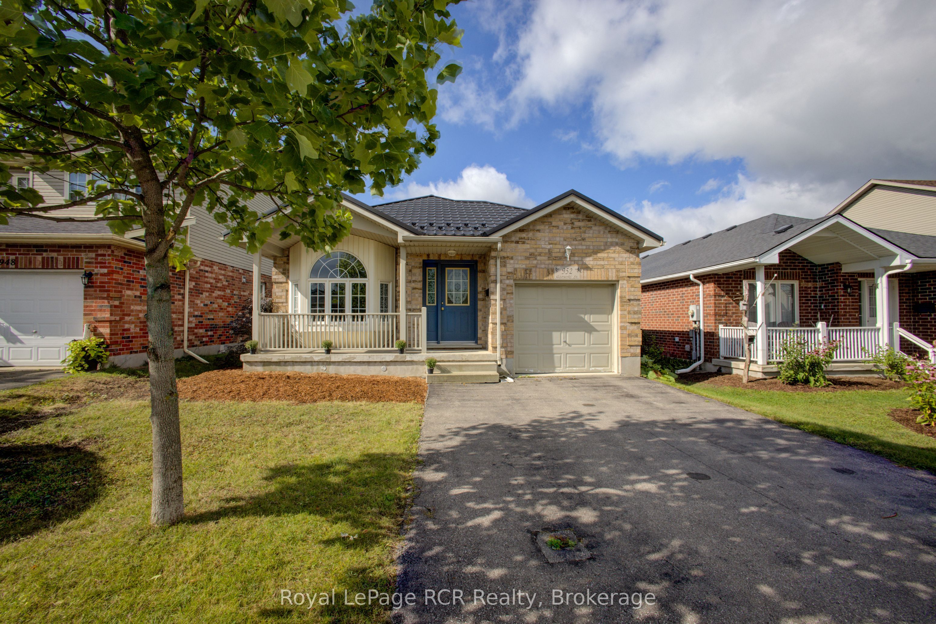 952 Gzowski Street