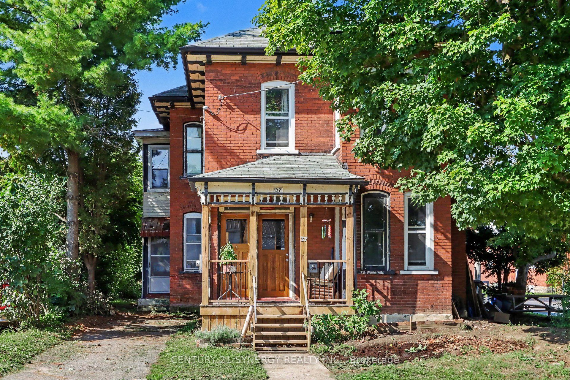37 Smiths Falls Avenue Property Photo 1