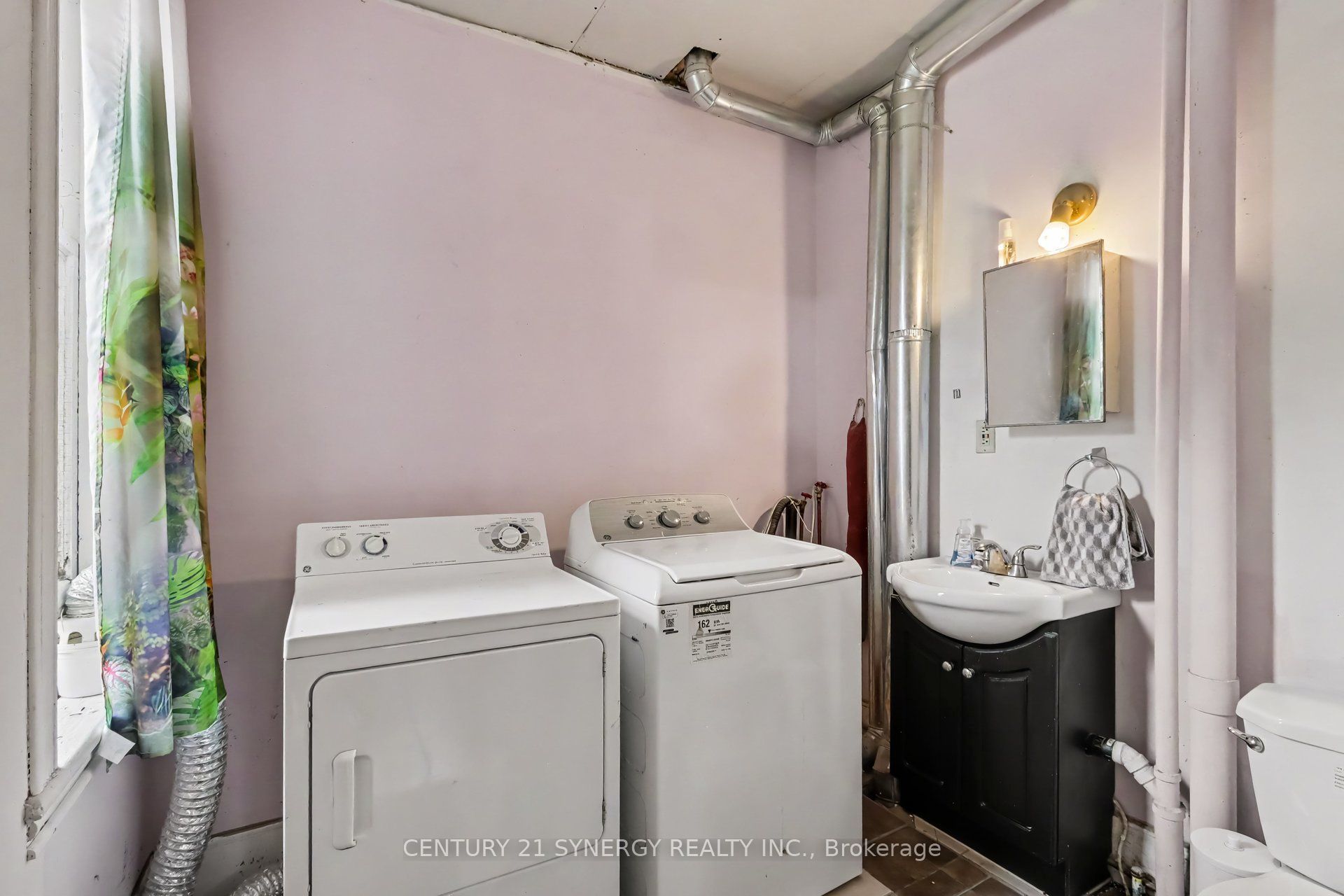 37 Smiths Falls Avenue Property Photo 13