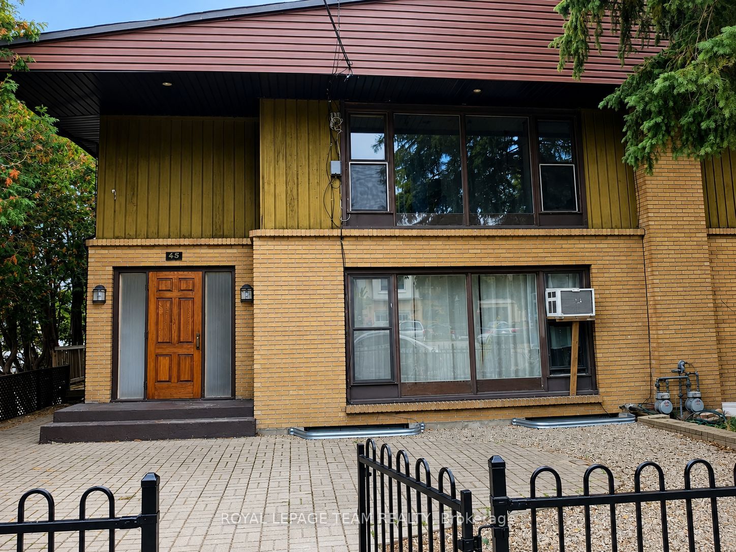 45 RIVERDALE Avenue Unit B Property Photo 1