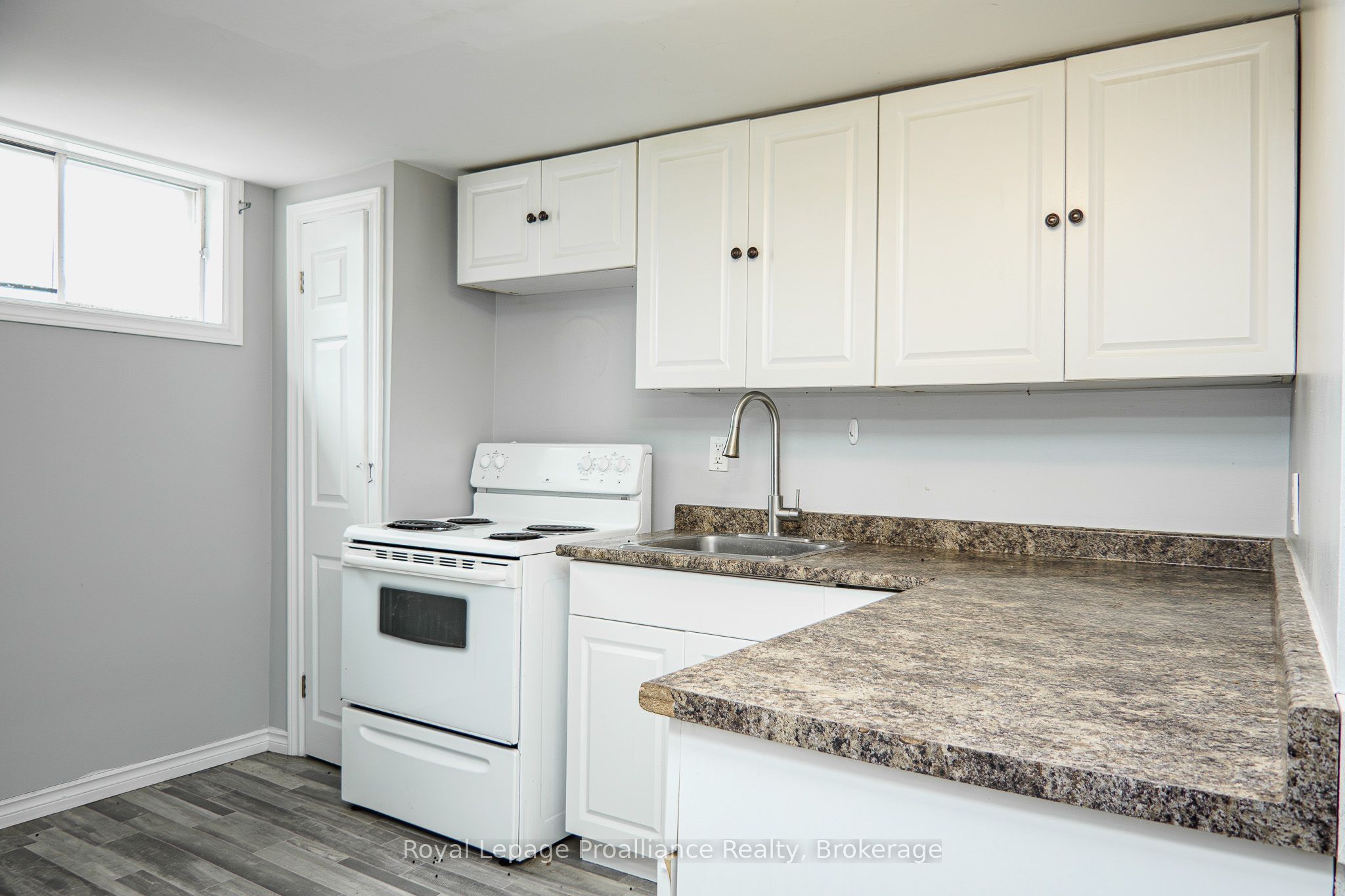 21 Pepper Avenue Property Photo 7