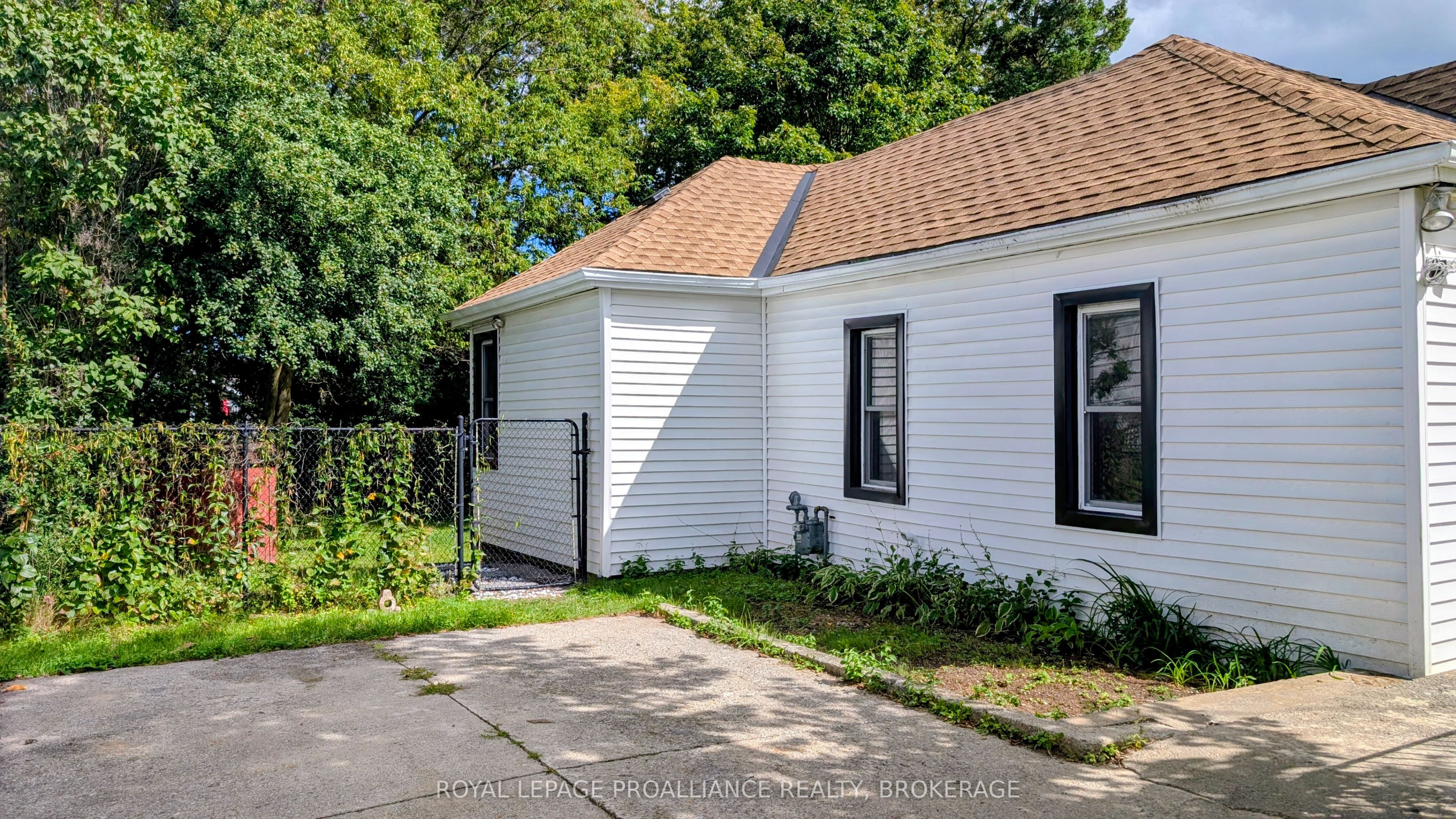 79 Mcdonald Avenue Property Photo 3