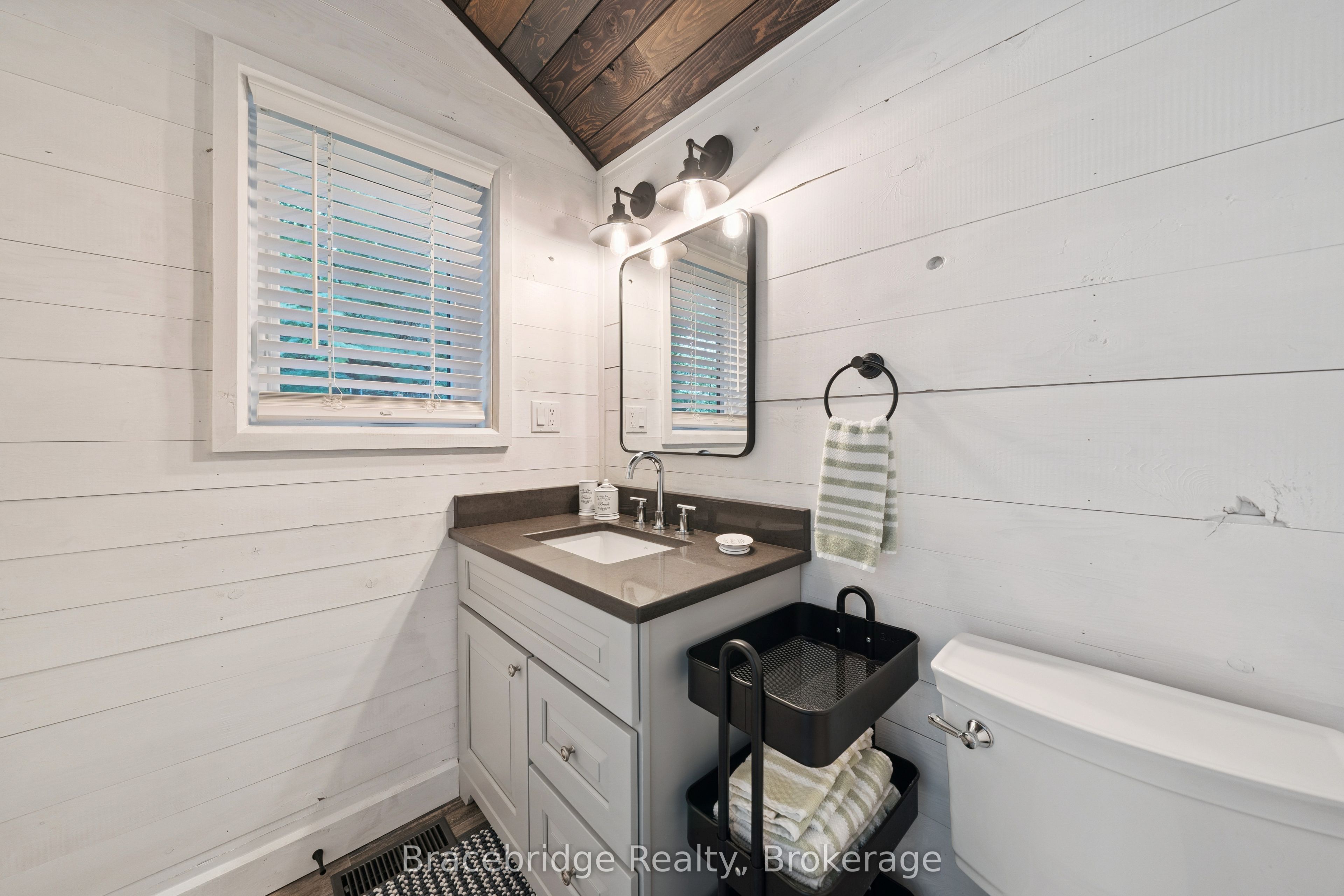 34 Martin Lane Property Photo 19