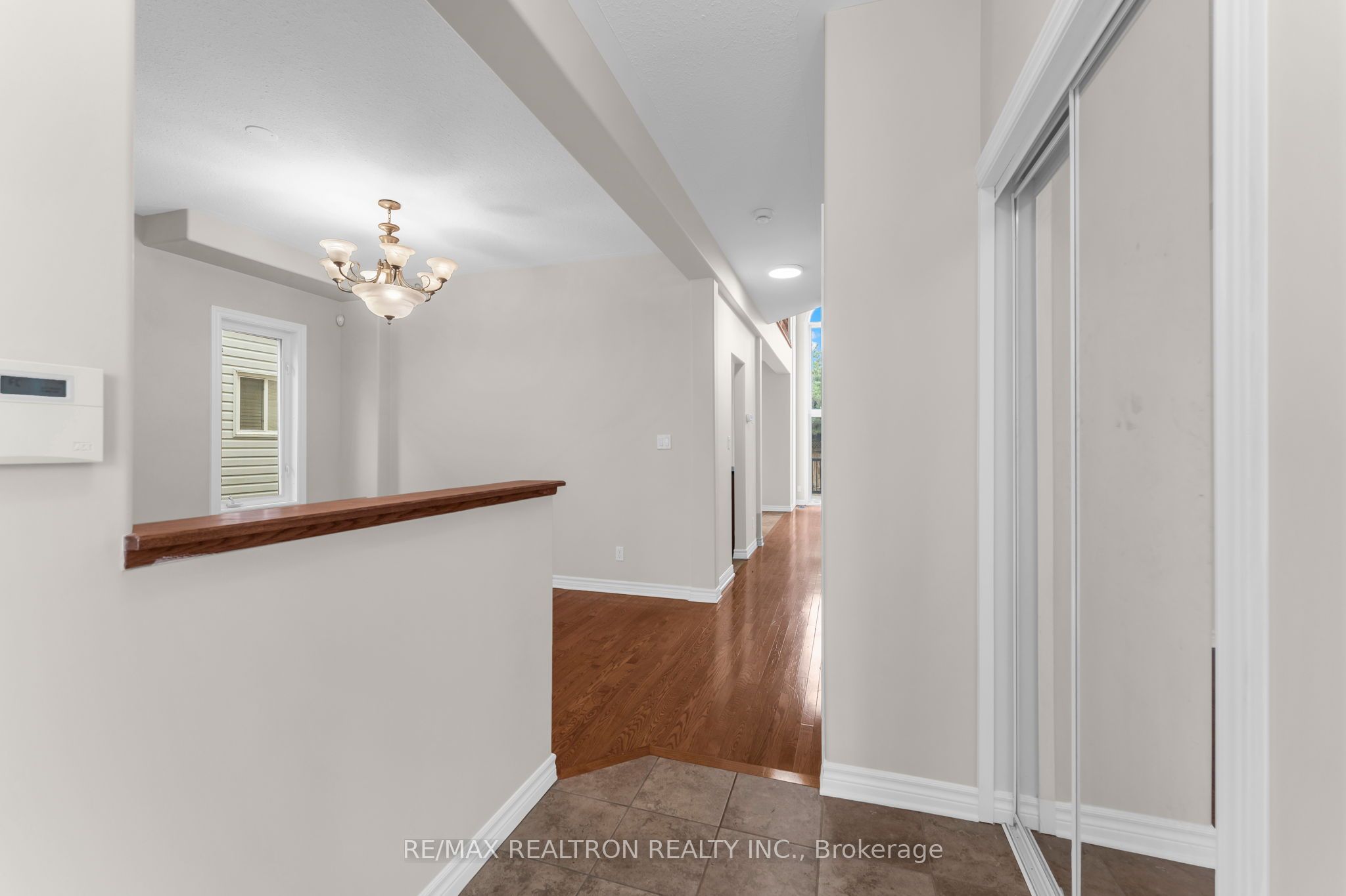 1422 Stoneridge Drive Property Photo 8