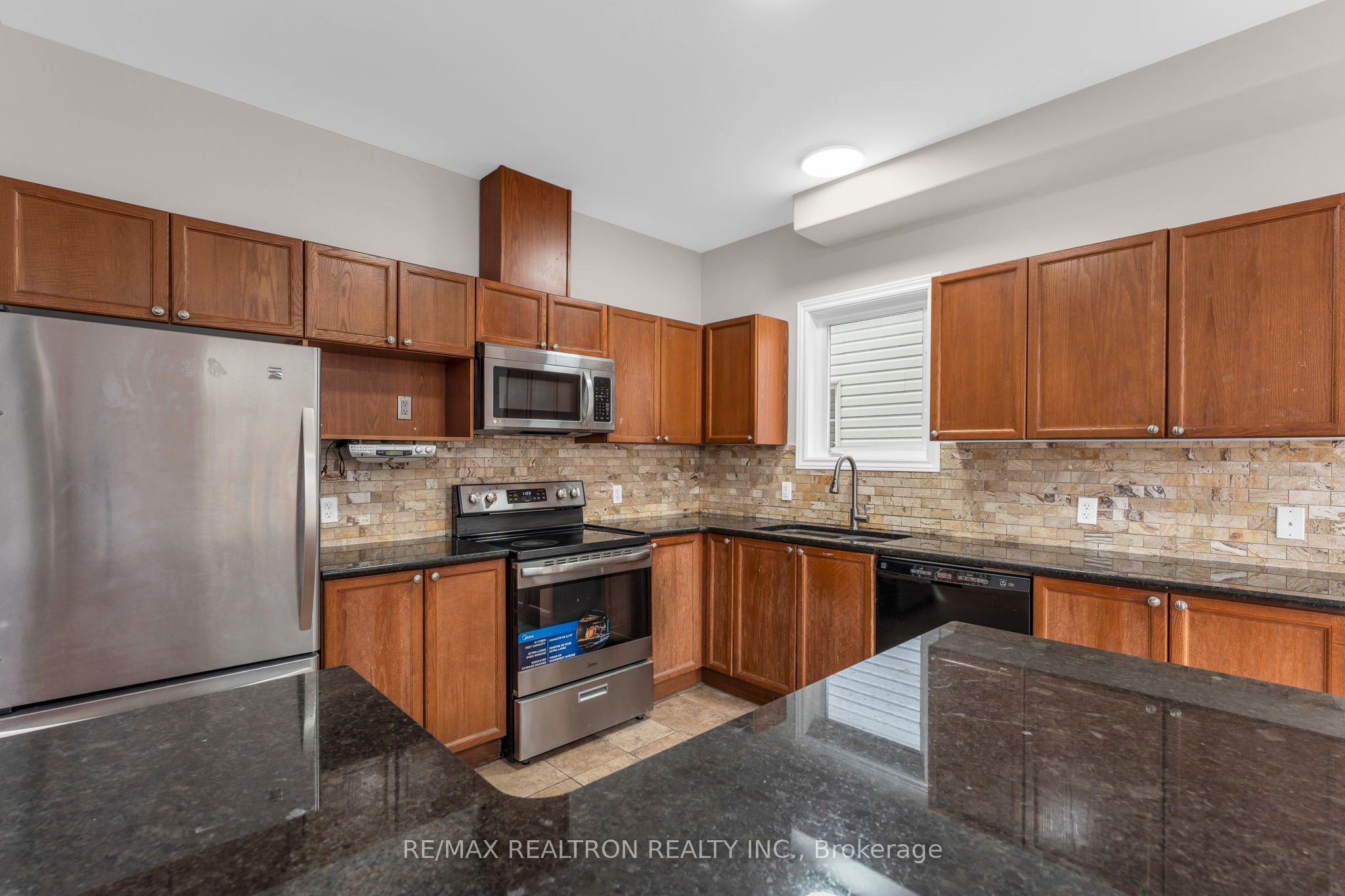 1422 Stoneridge Drive Property Photo 16