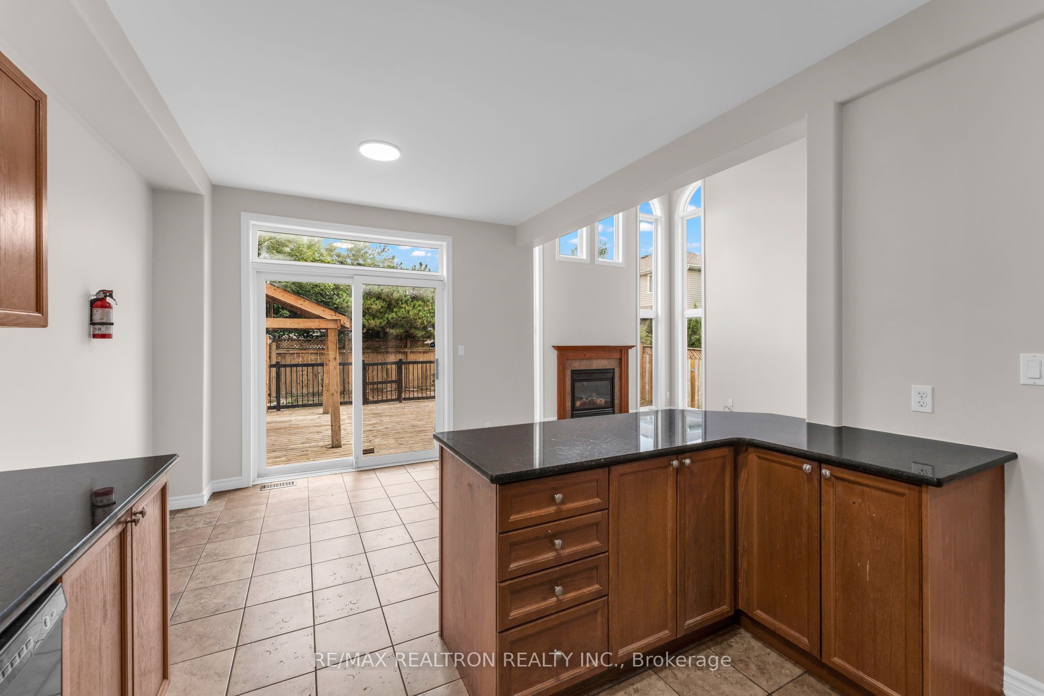 1422 Stoneridge Drive Property Photo 19