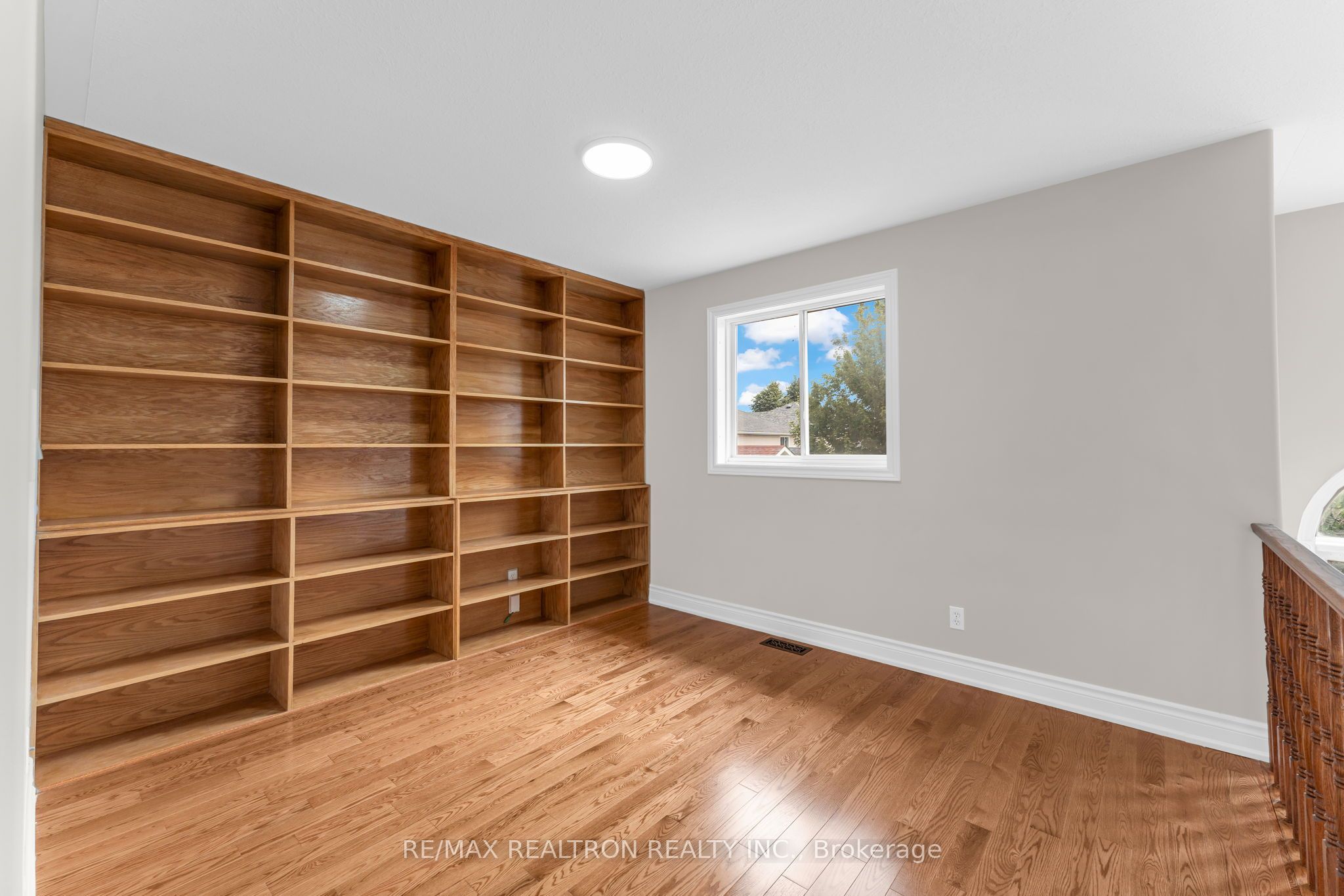 1422 Stoneridge Drive Property Photo 22