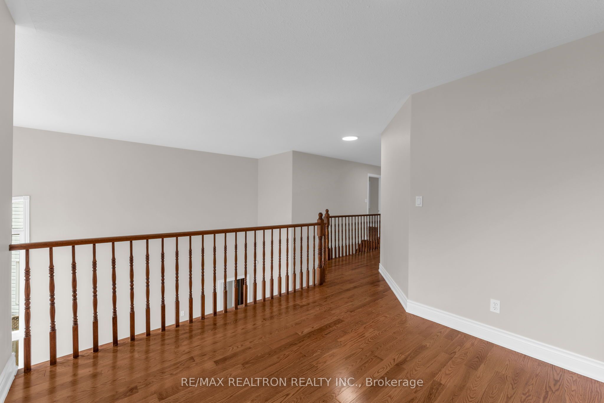 1422 Stoneridge Drive Property Photo 23