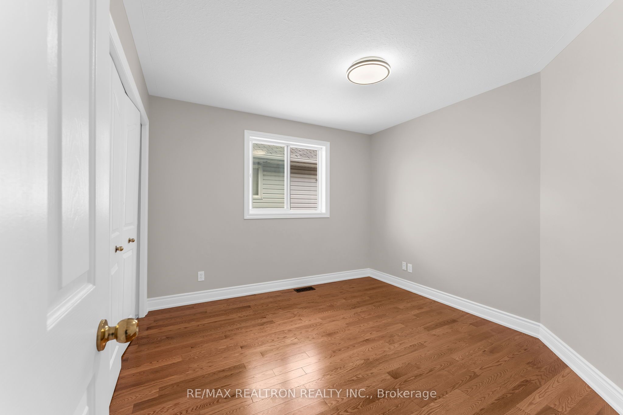 1422 Stoneridge Drive Property Photo 24
