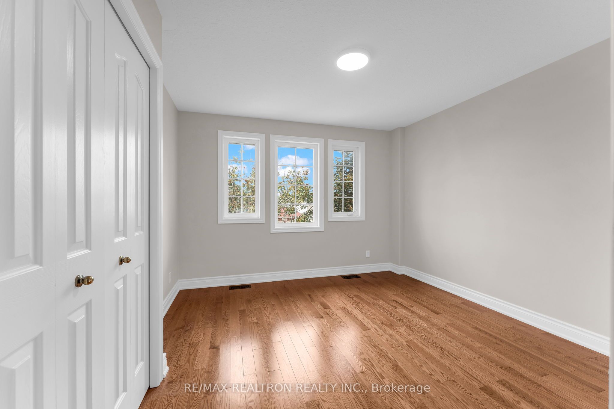 1422 Stoneridge Drive Property Photo 27
