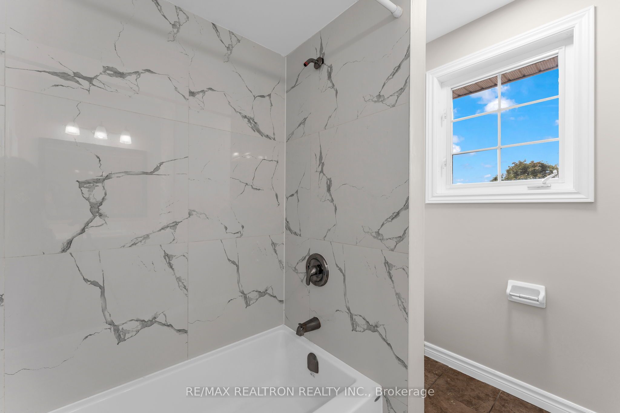 1422 Stoneridge Drive Property Photo 30