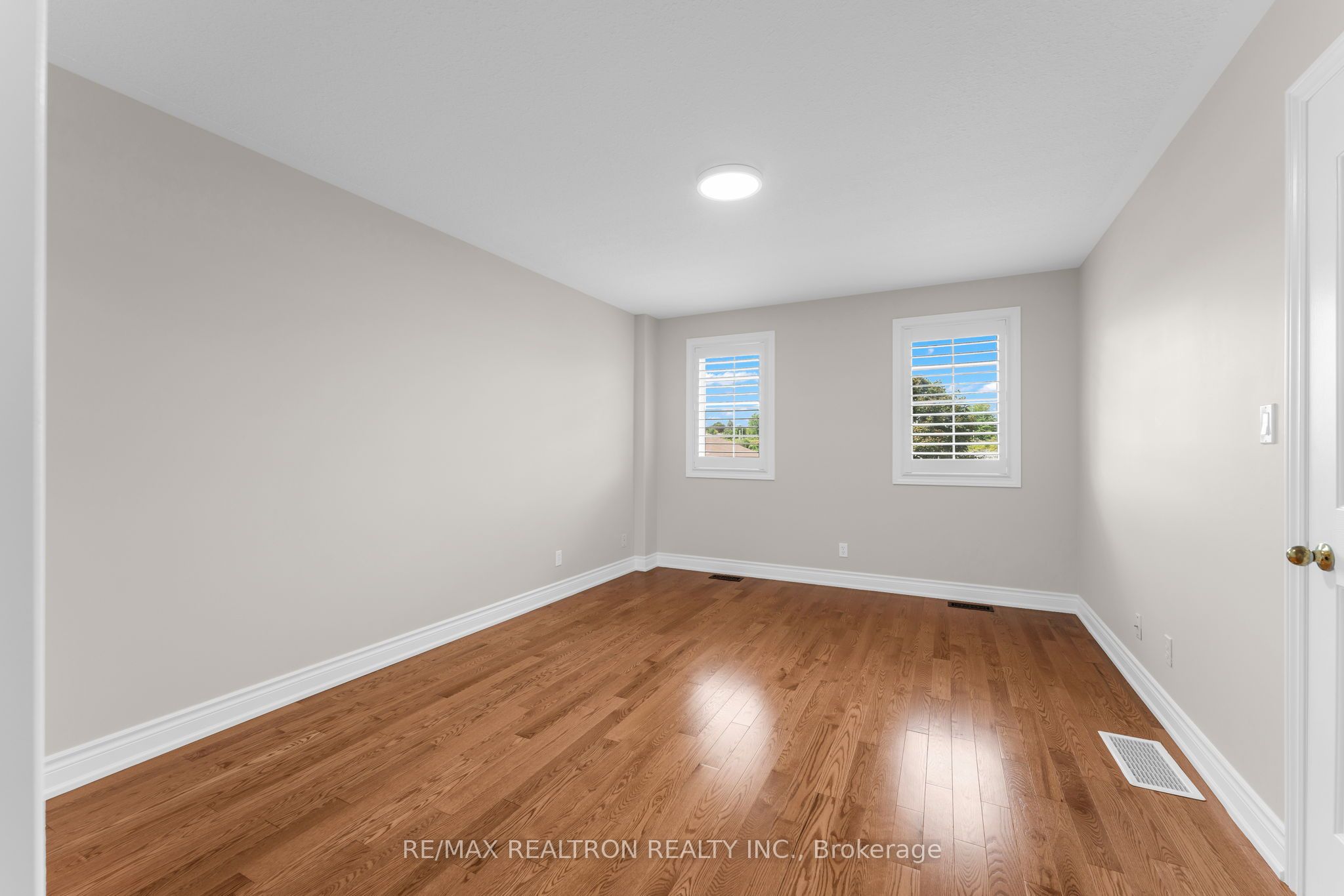 1422 Stoneridge Drive Property Photo 33
