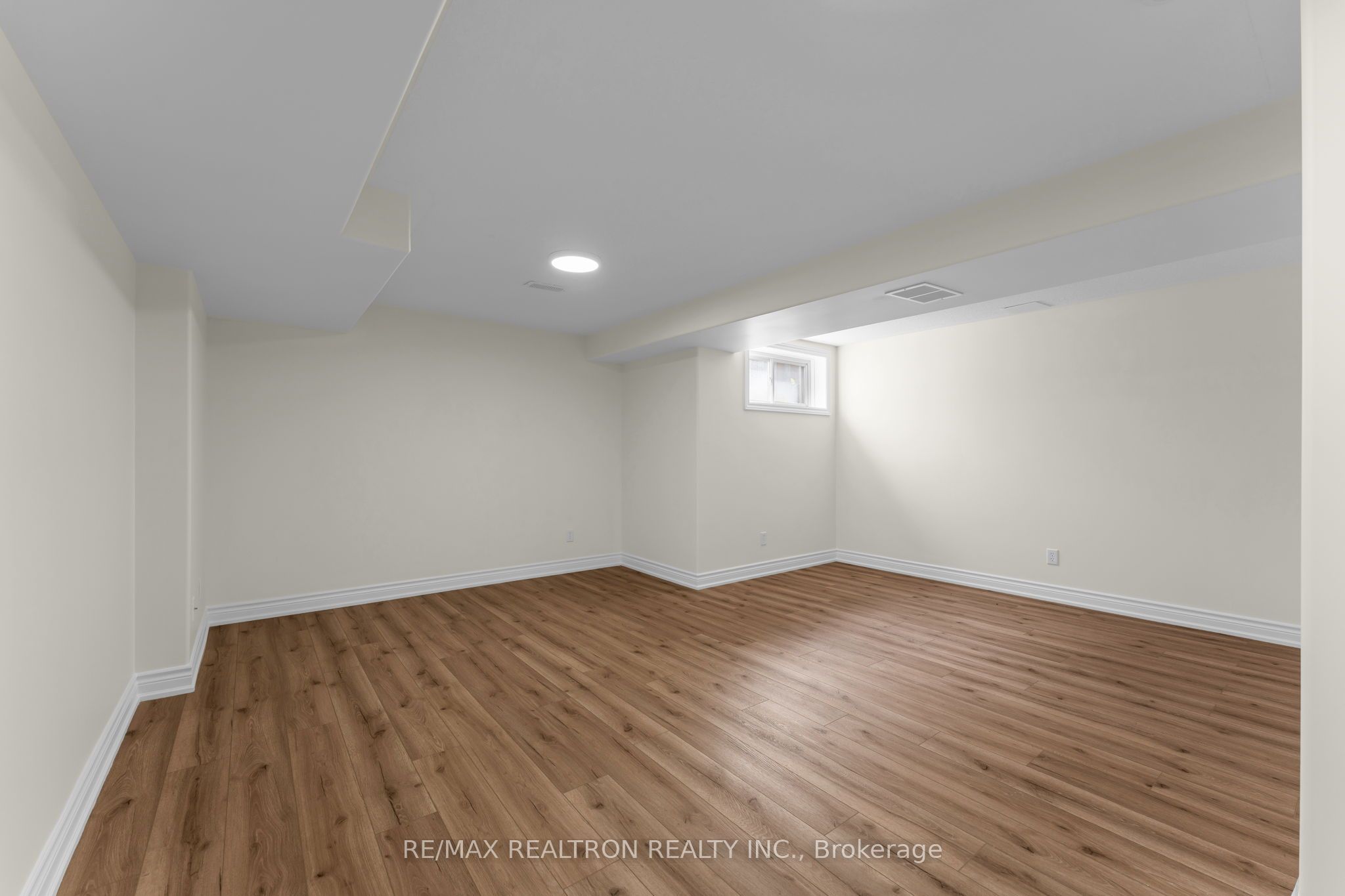 1422 Stoneridge Drive Property Photo 39