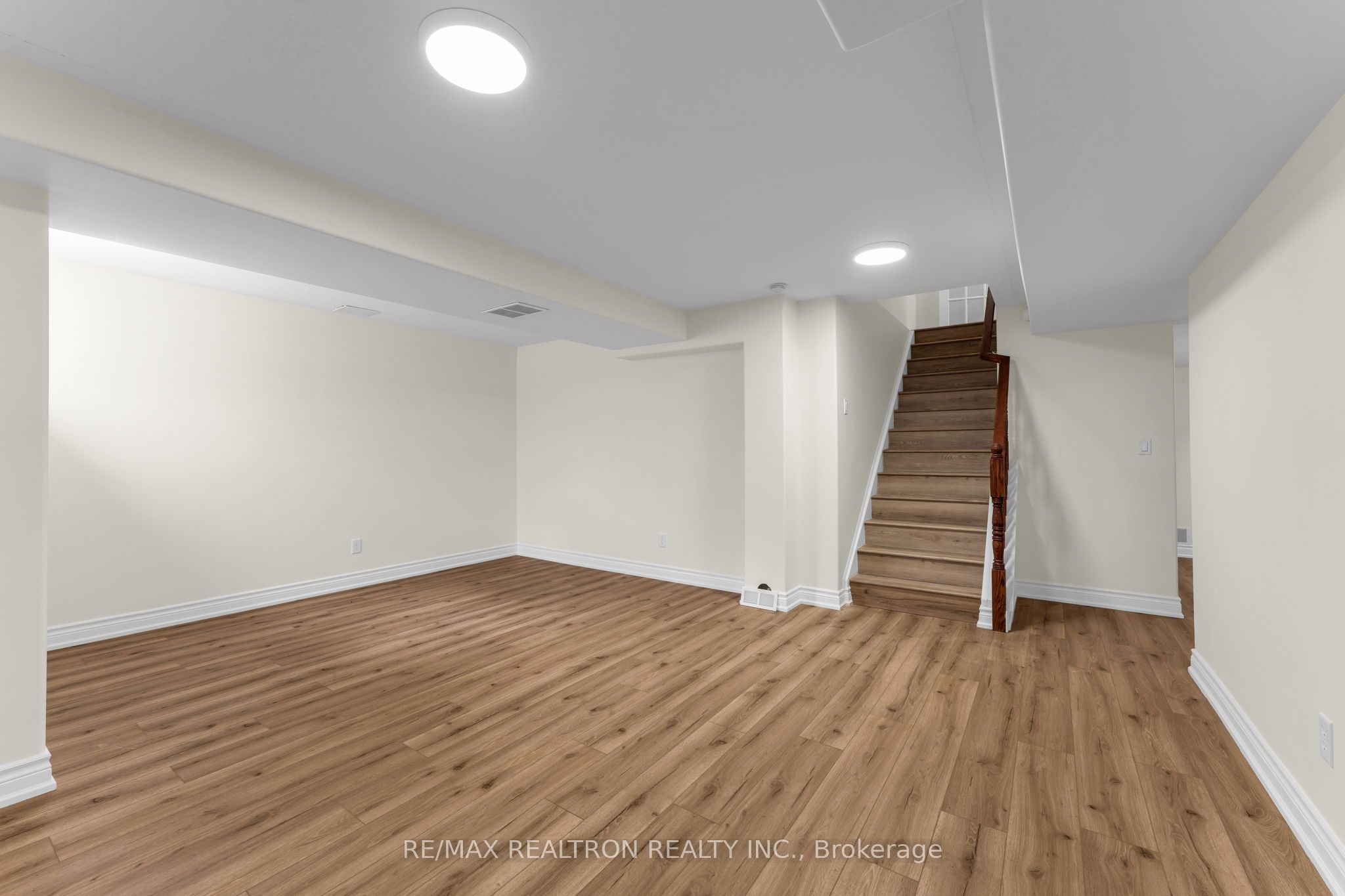 1422 Stoneridge Drive Property Photo 41