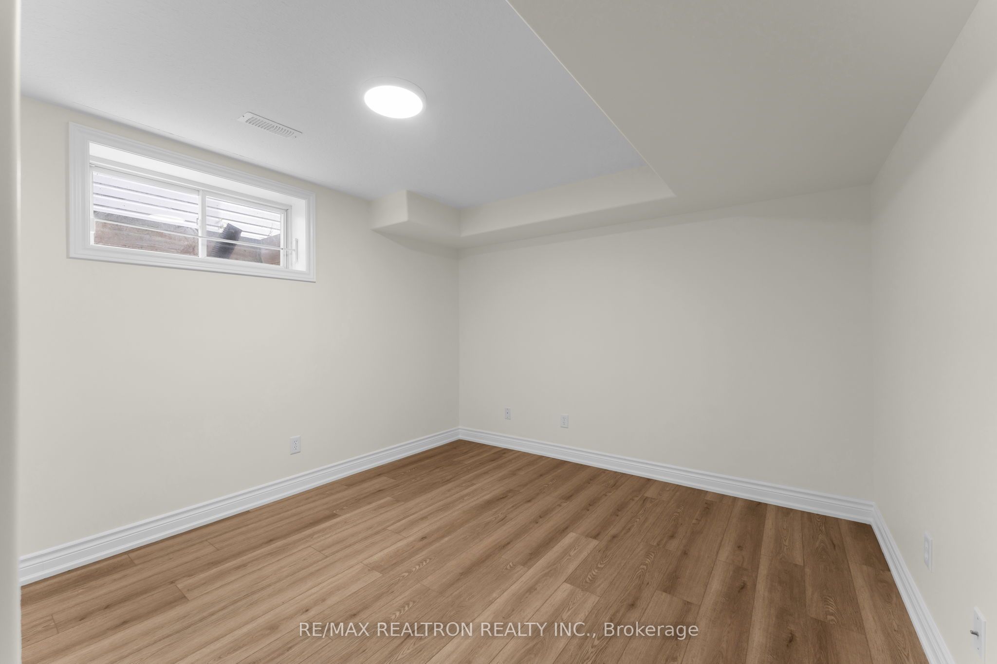 1422 Stoneridge Drive Property Photo 42
