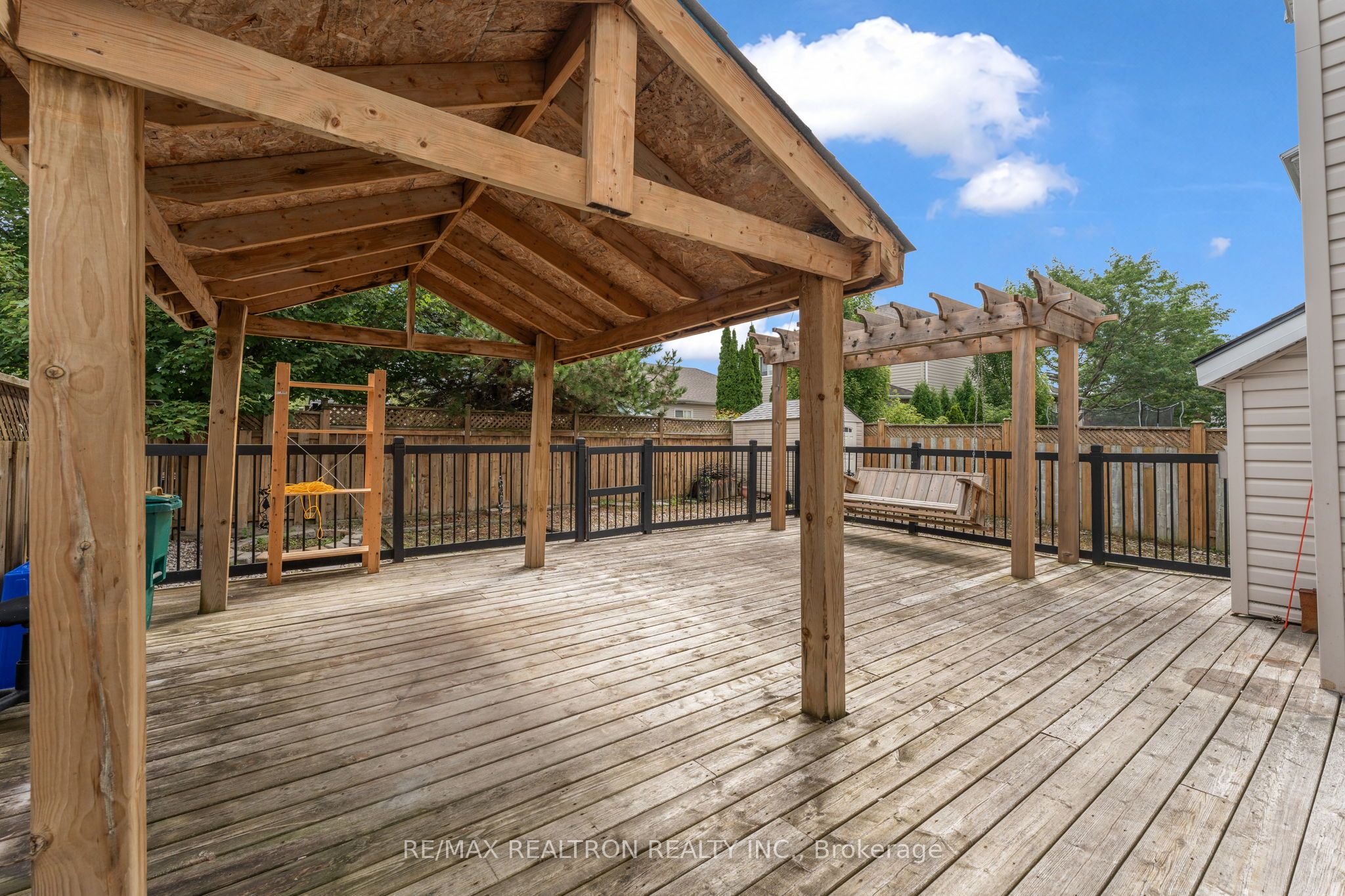 1422 Stoneridge Drive Property Photo 47