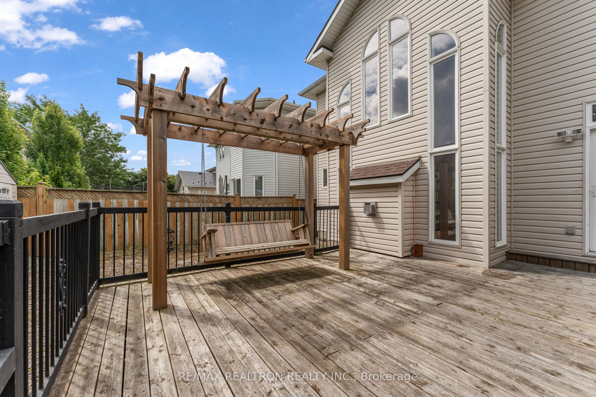 1422 Stoneridge Drive Property Photo 48