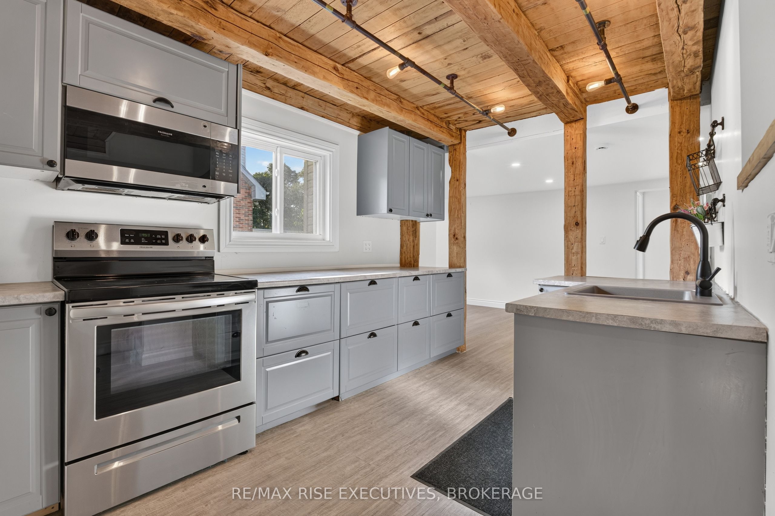 48 Elm Street Property Photo 7