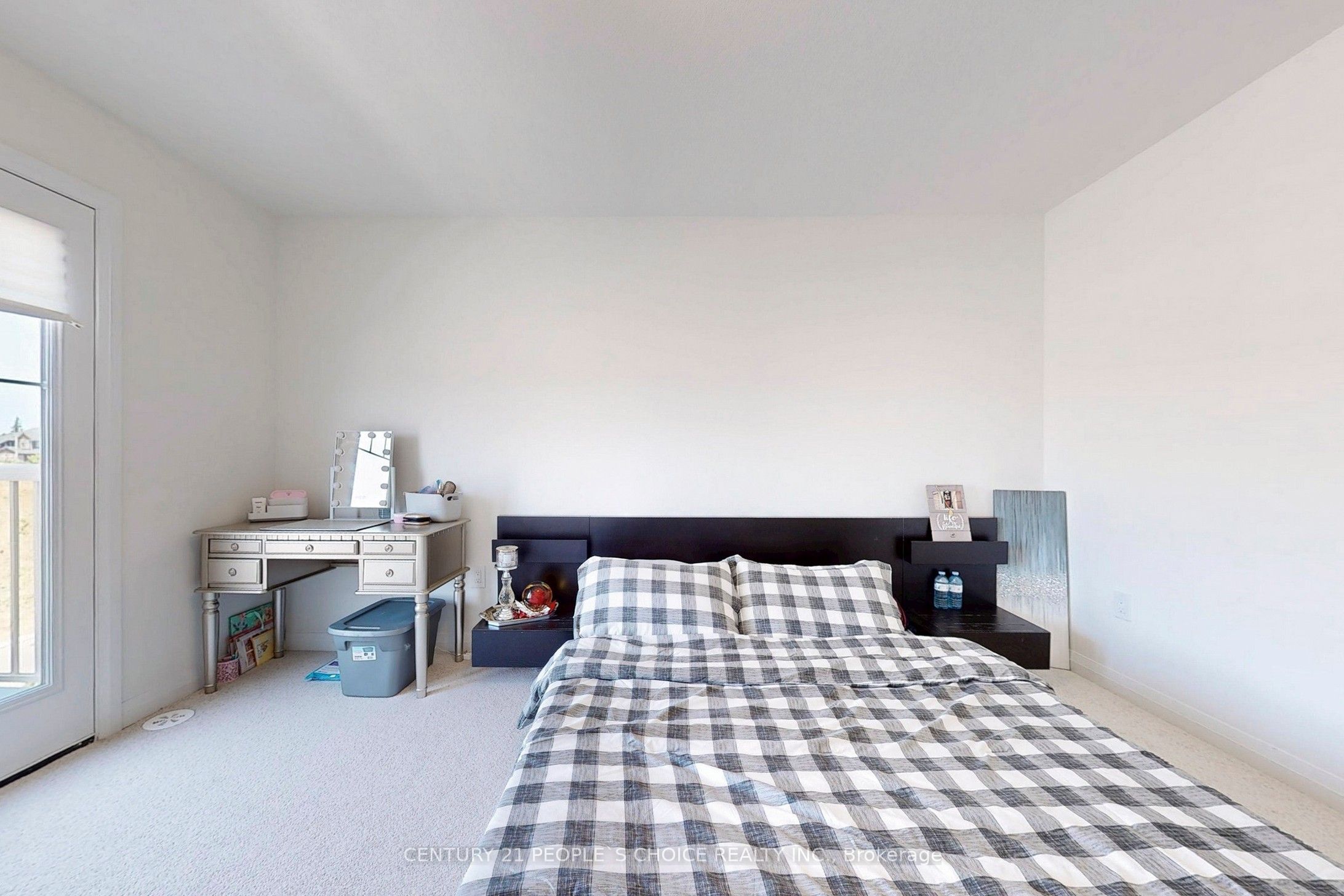 19 Central Market Drive Property Photo 13