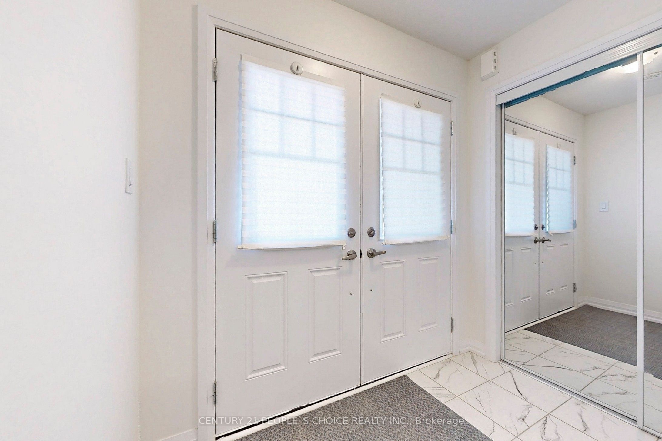 19 Central Market Drive Property Photo 24
