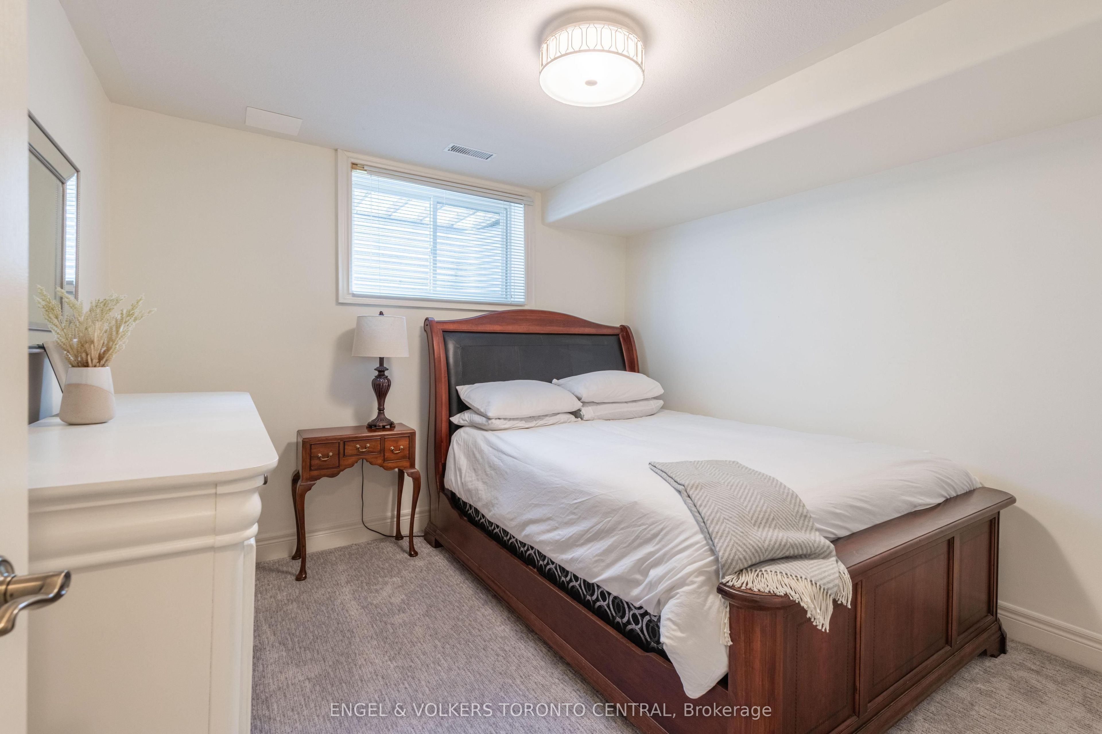 17 Vincent Avenue Property Photo 30