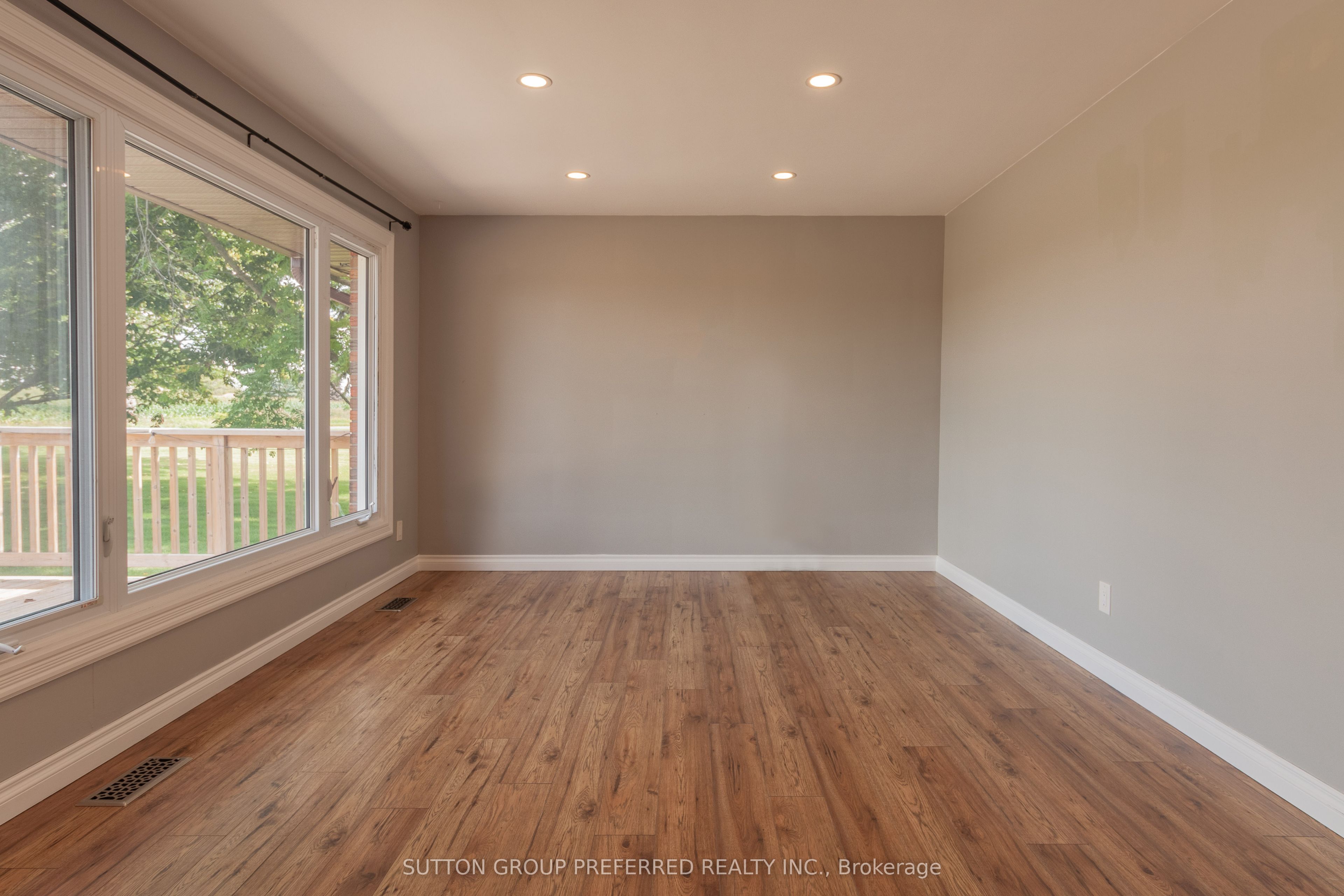 4463 Avon Drive Property Photo 17