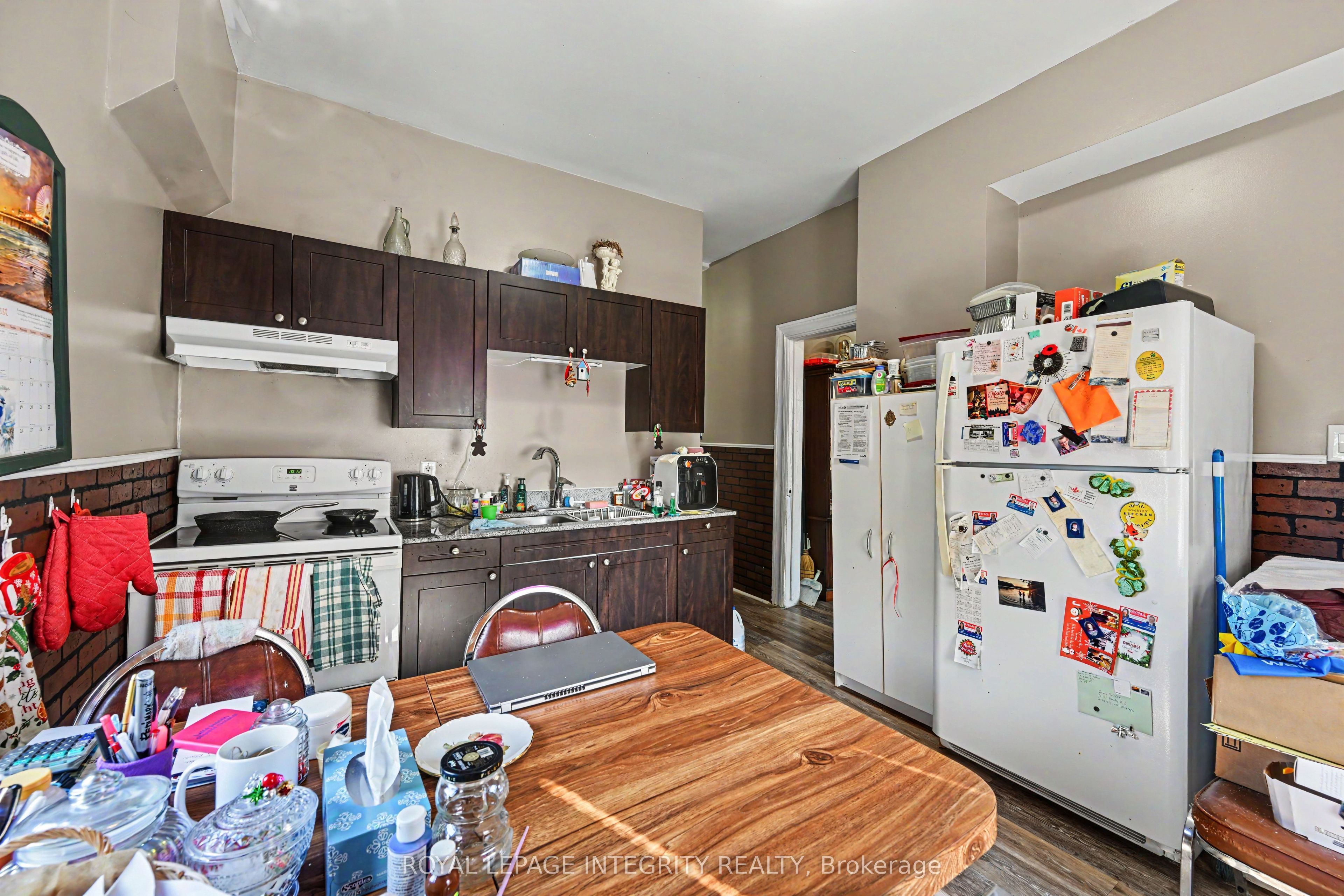 48 Elmsley Street S Property Photo 11