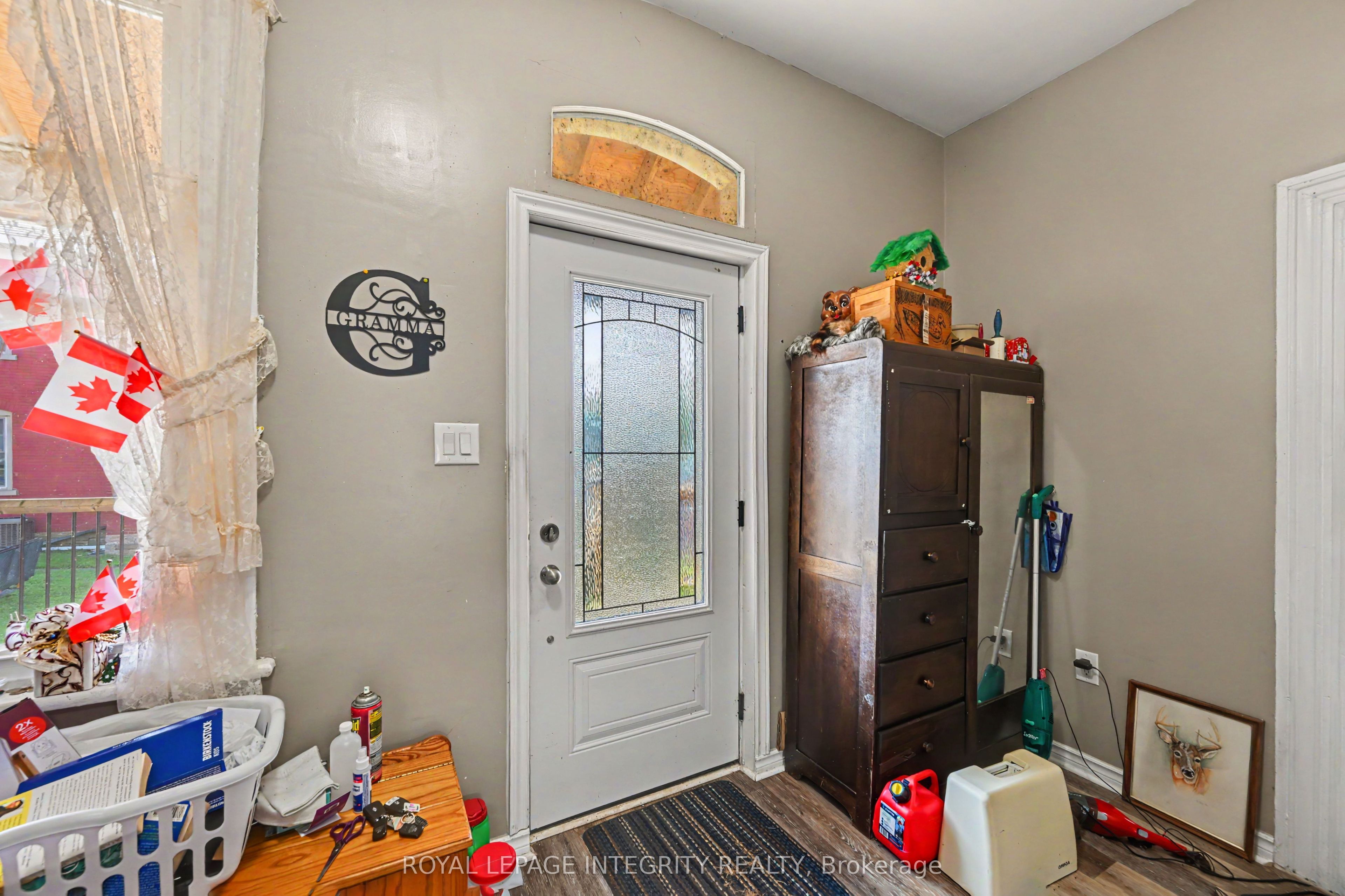 48 Elmsley Street S Property Photo 12