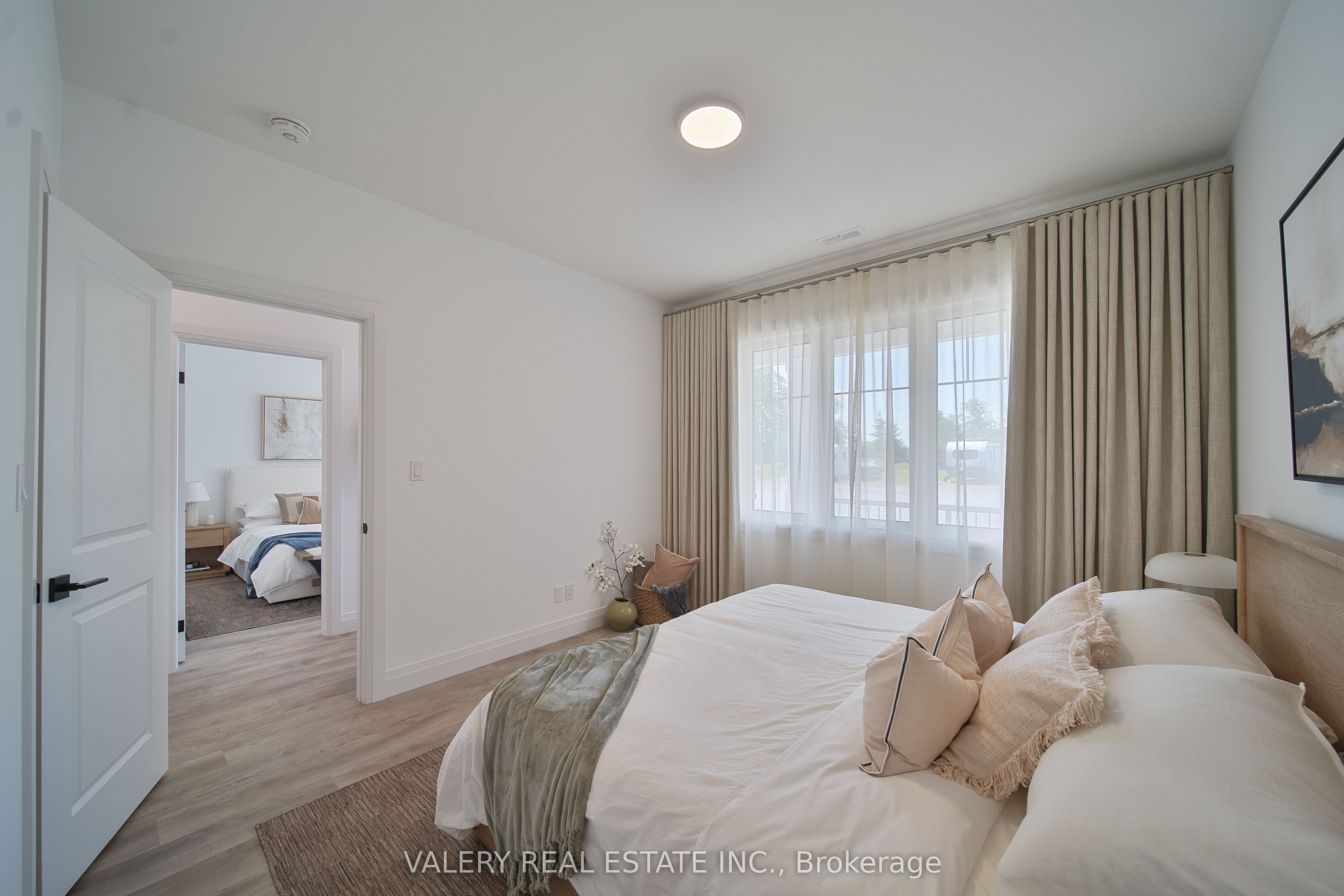 3033 Townline Road Unit M Property Photo 15