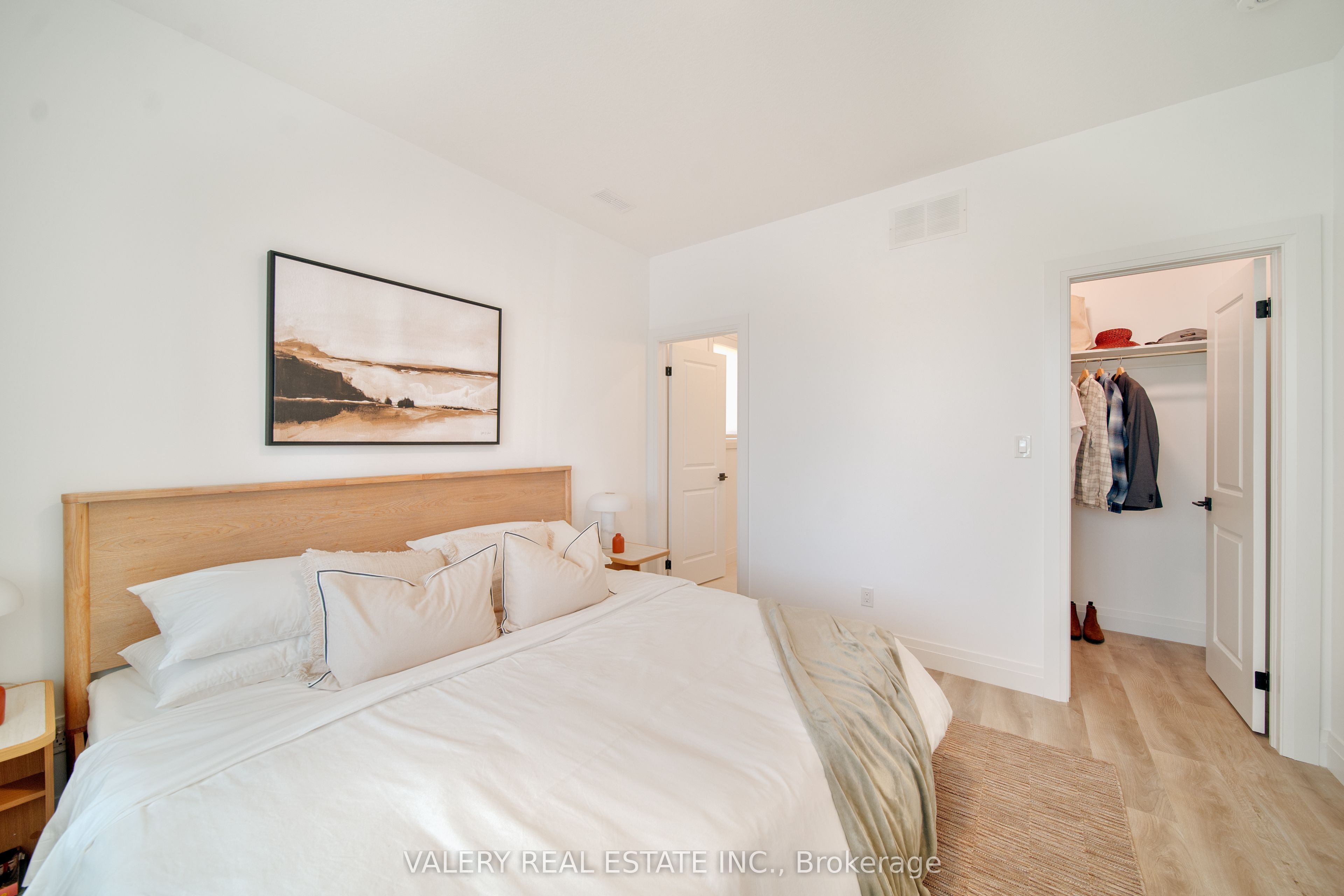 3033 Townline Road Unit M Property Photo 22