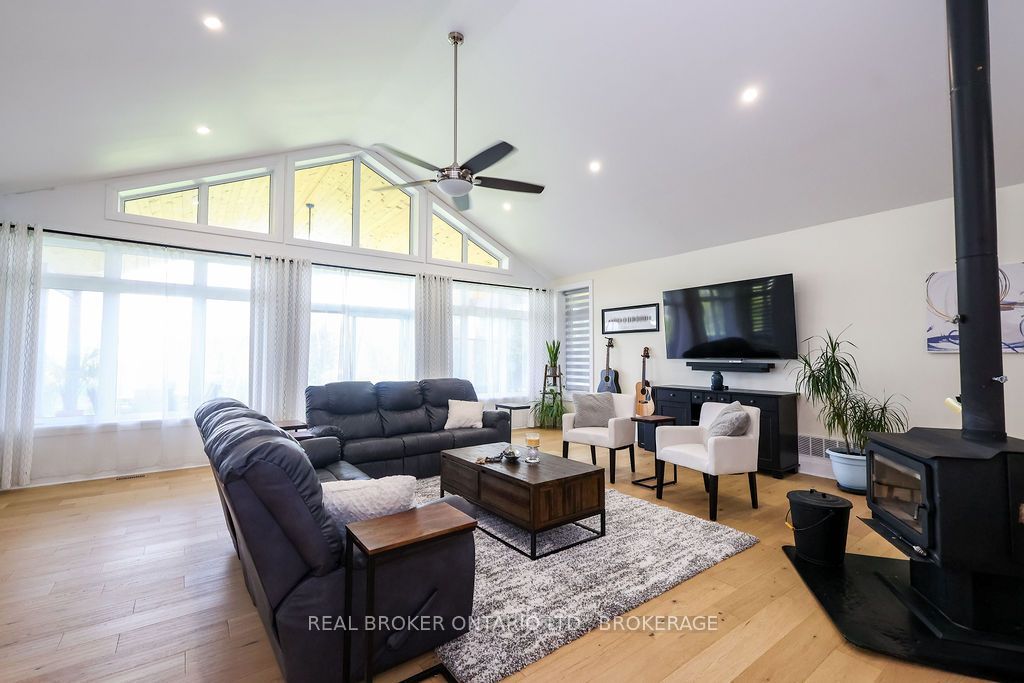 15616 Manning Road Property Photo 11