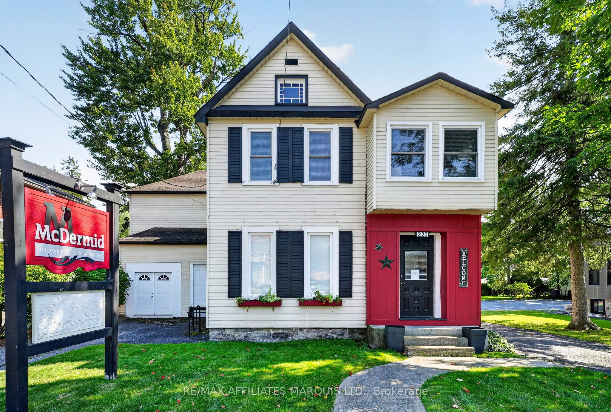 220 SECOND Street W Property Photo 1