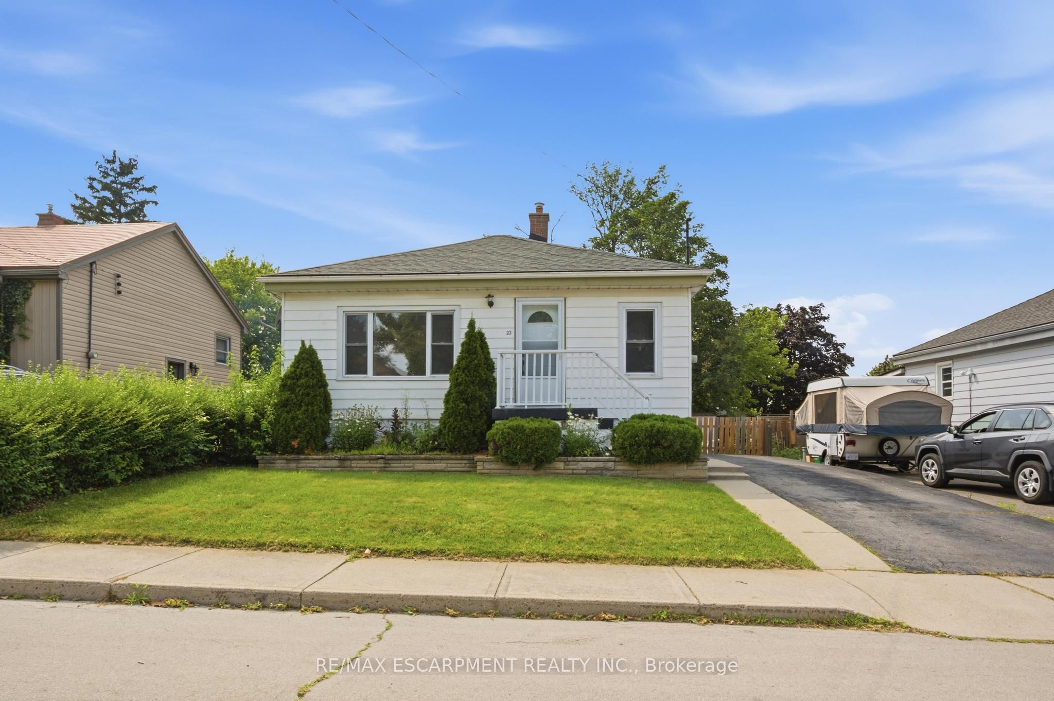 22 David Avenue Property Photo 3