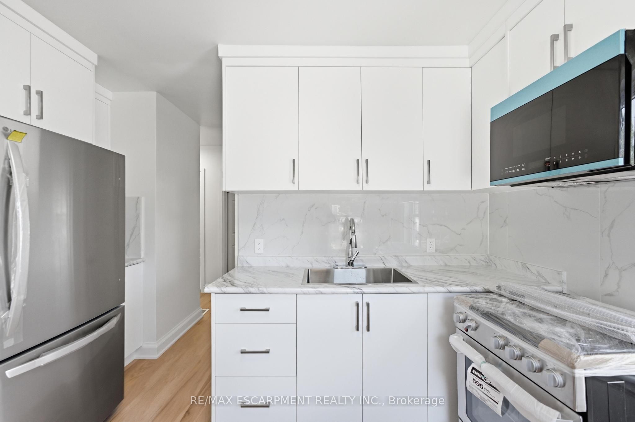 22 David Avenue Property Photo 6
