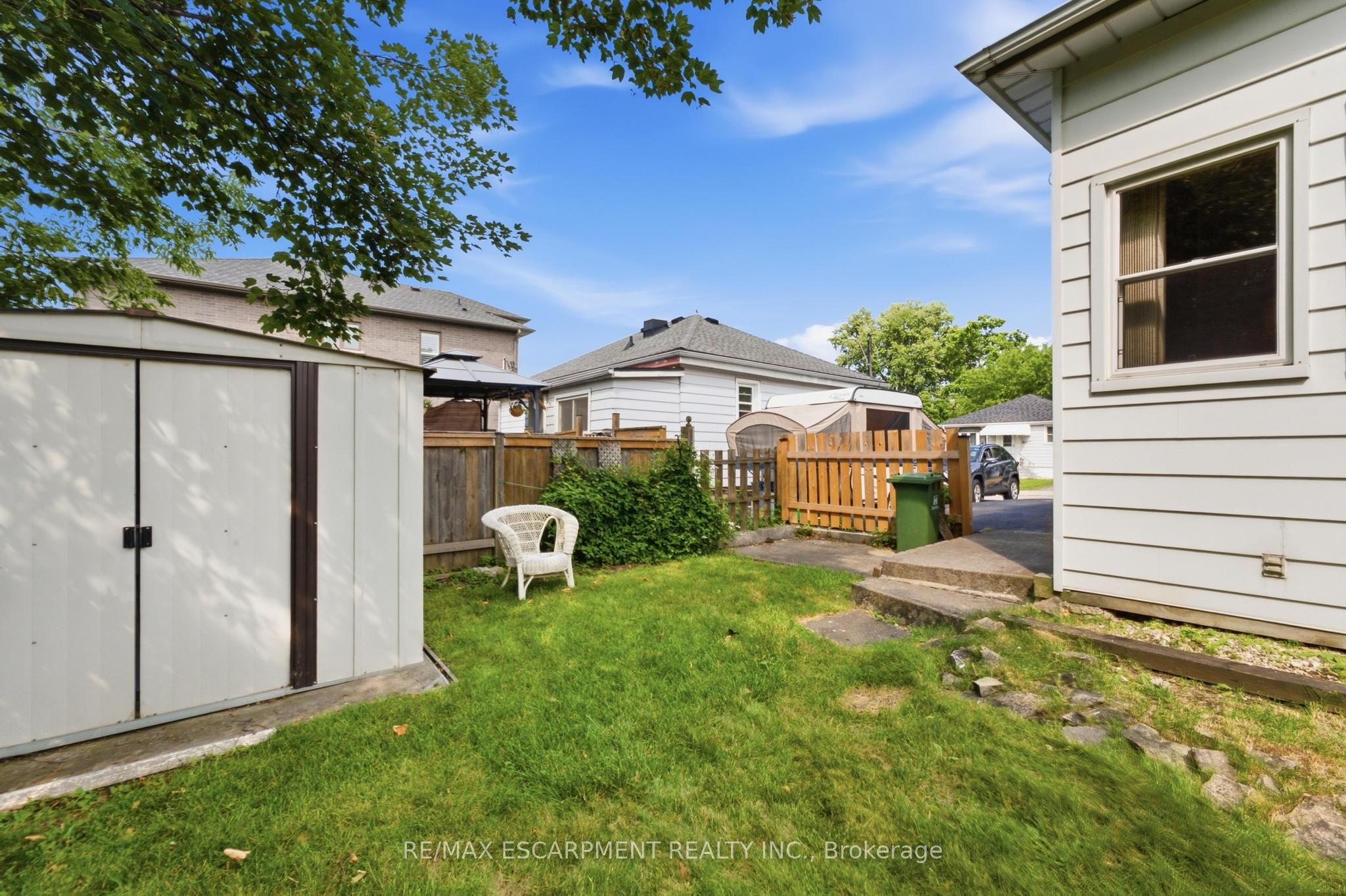22 David Avenue Property Photo 29