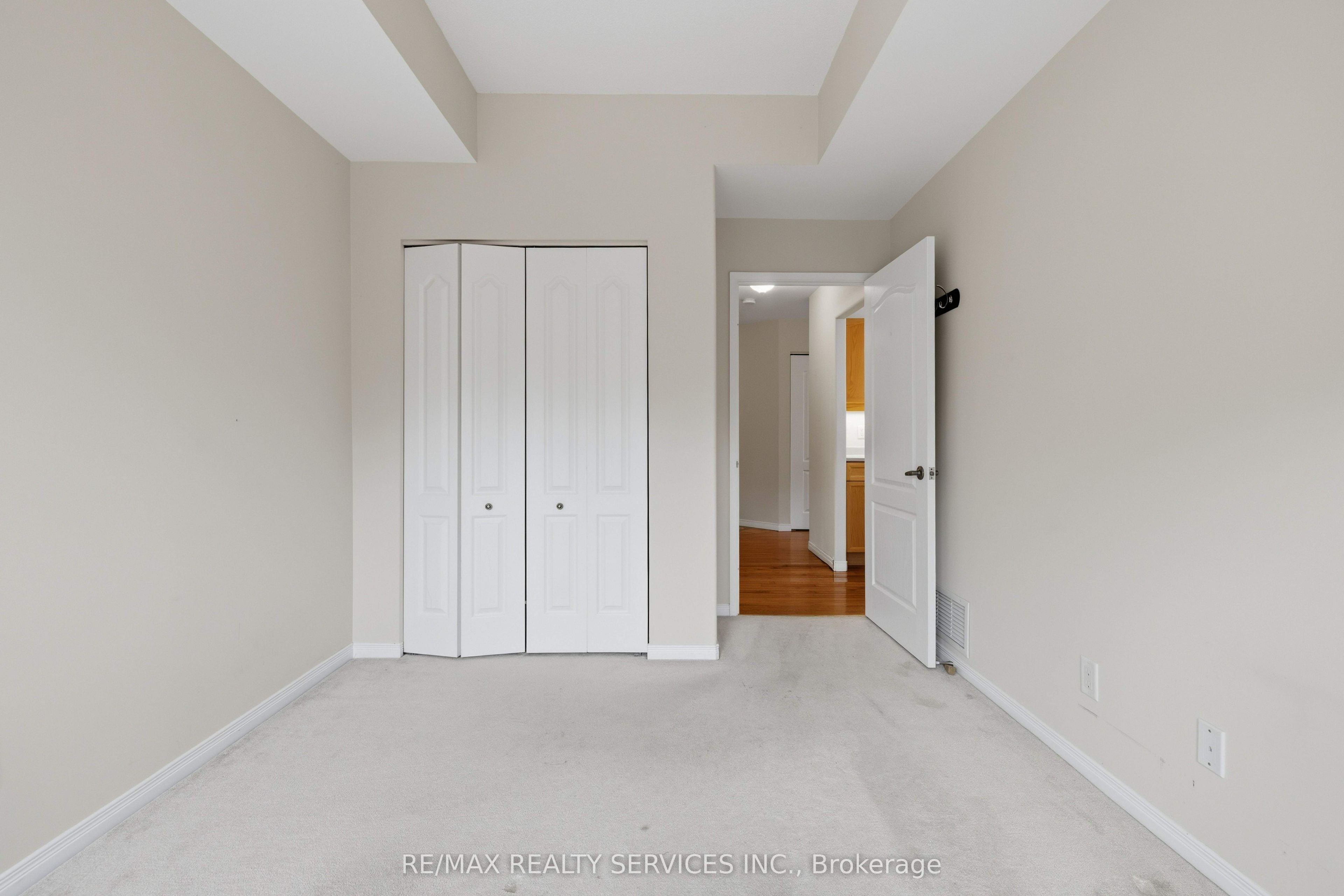 350 Wellington Street 212 Property Photo 20
