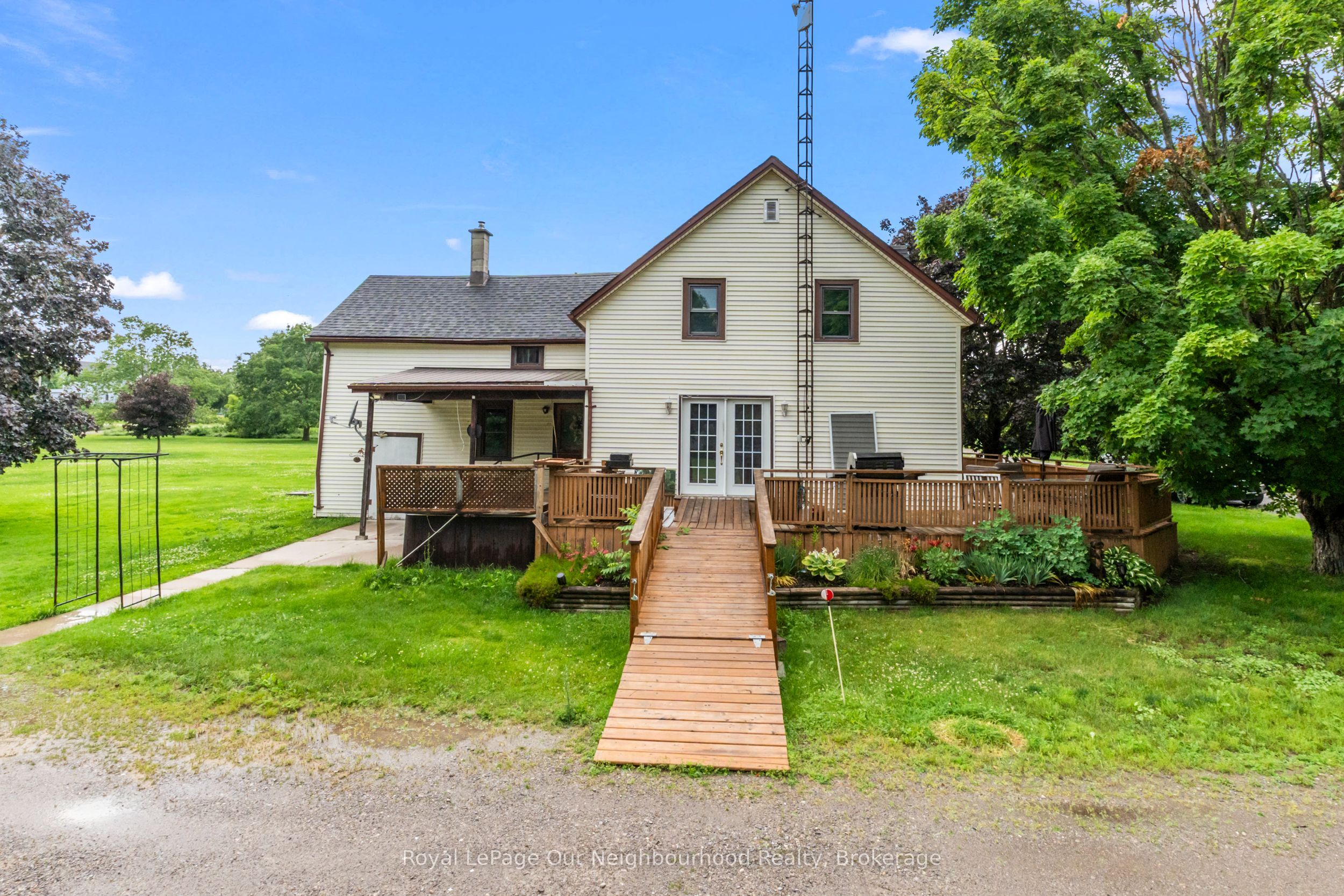 6 Douglas Street Property Photo 6