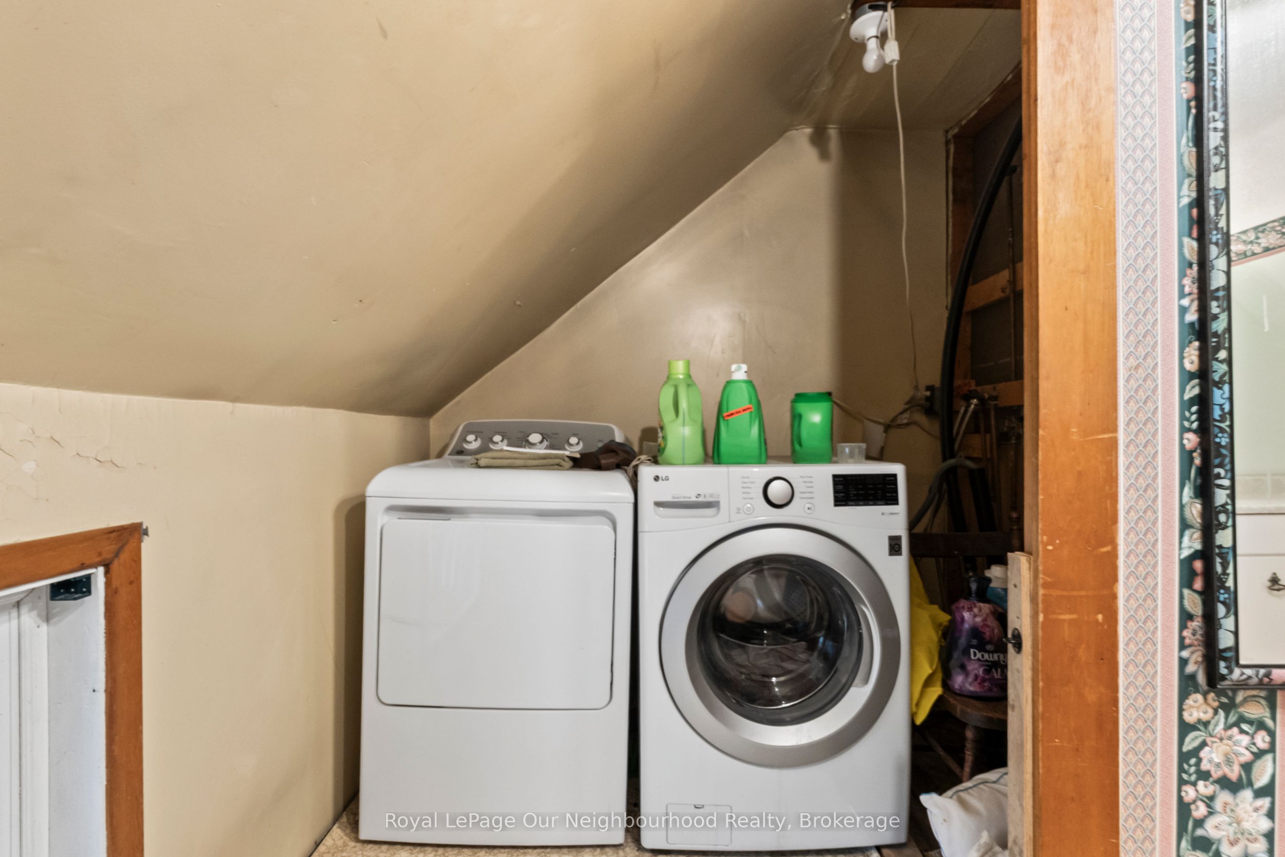 6 Douglas Street Property Photo 25