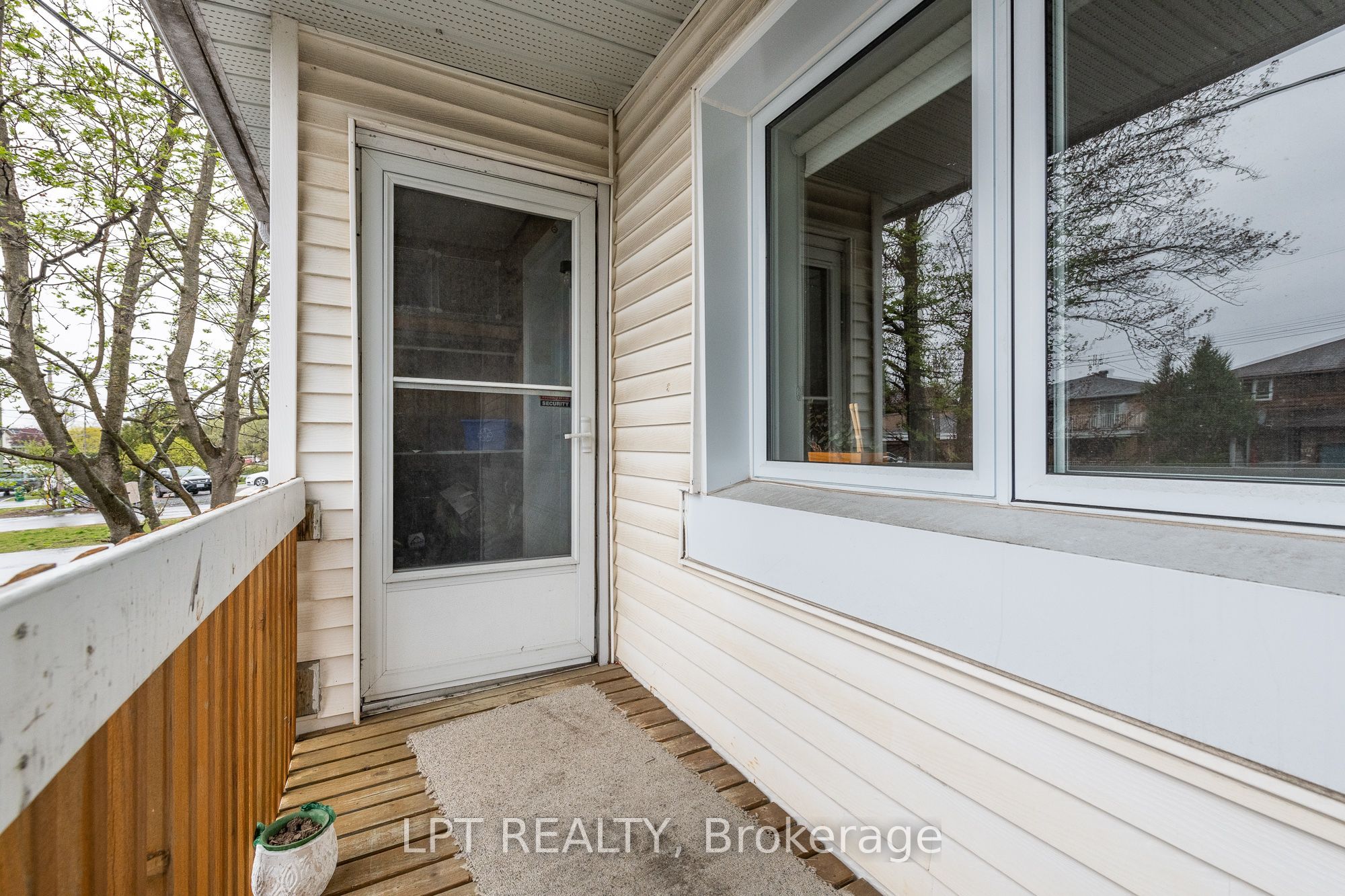 1474 Goth Avenue Property Photo 4